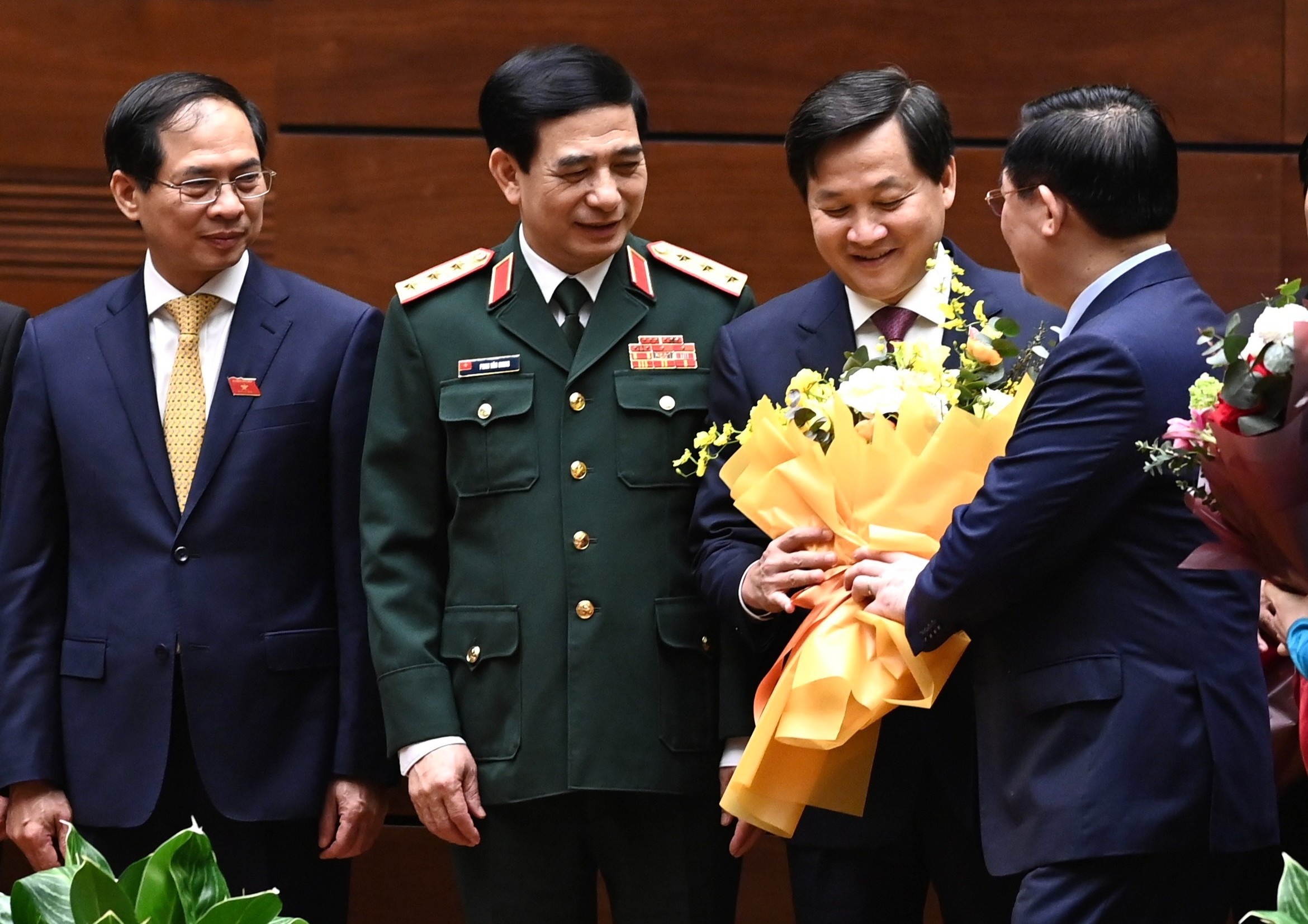 14 thanh vien Chinh phu moi ra mat hinh anh