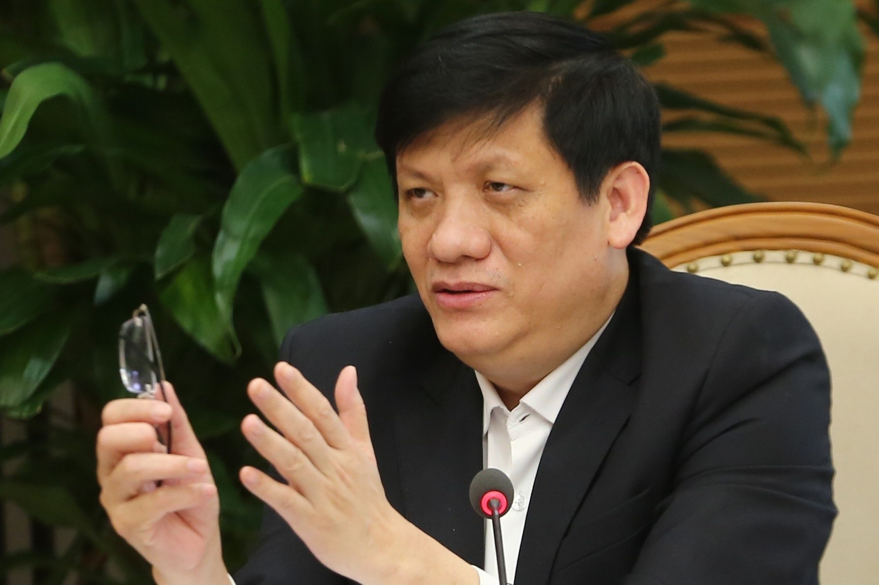 'Co cuoc dua tranh khoc liet mua vaccine Covid-19' hinh anh