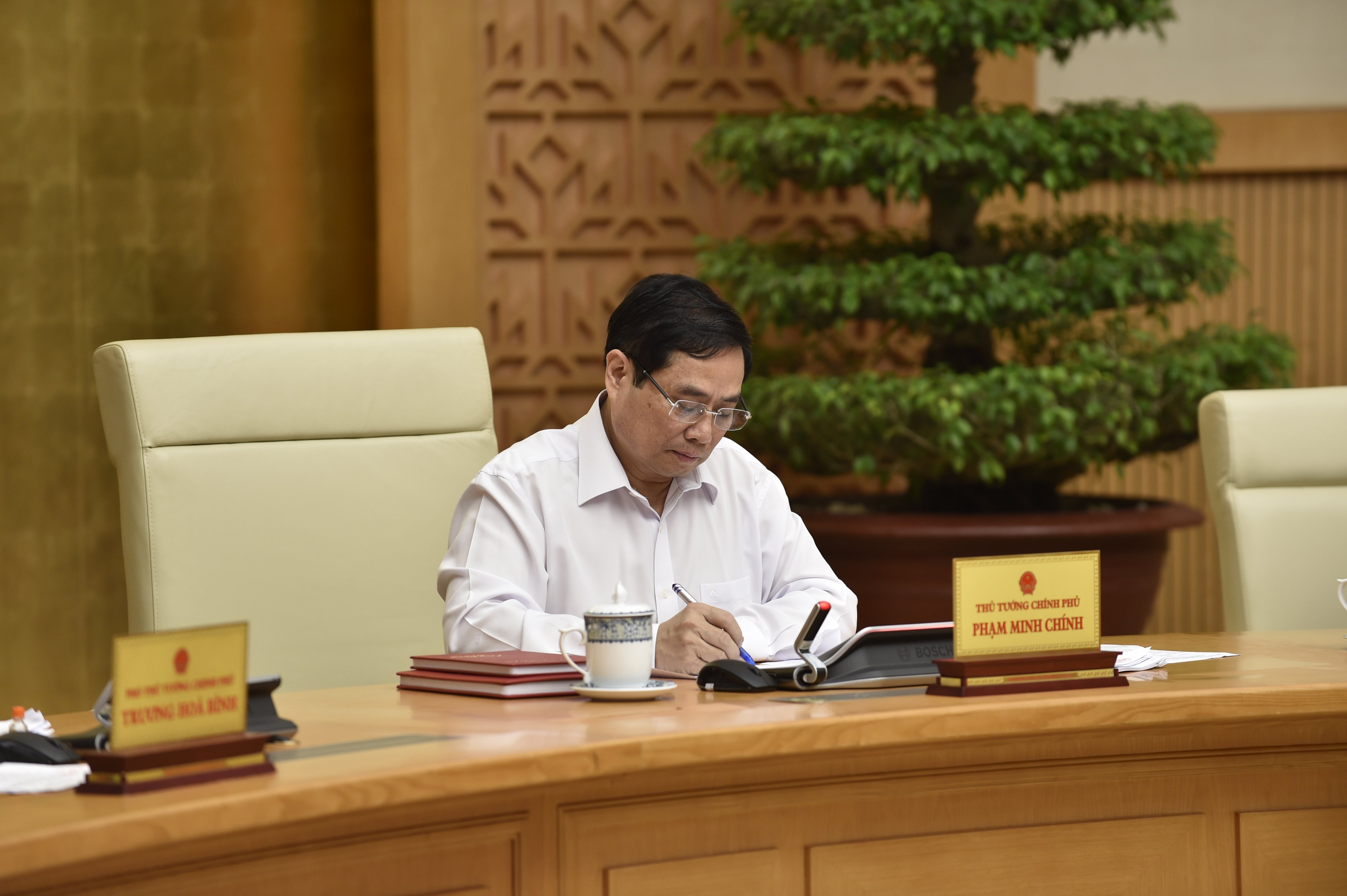 Thu tuong Pham Minh Chinh chu tri phien hop Chinh phu dau tien anh 8