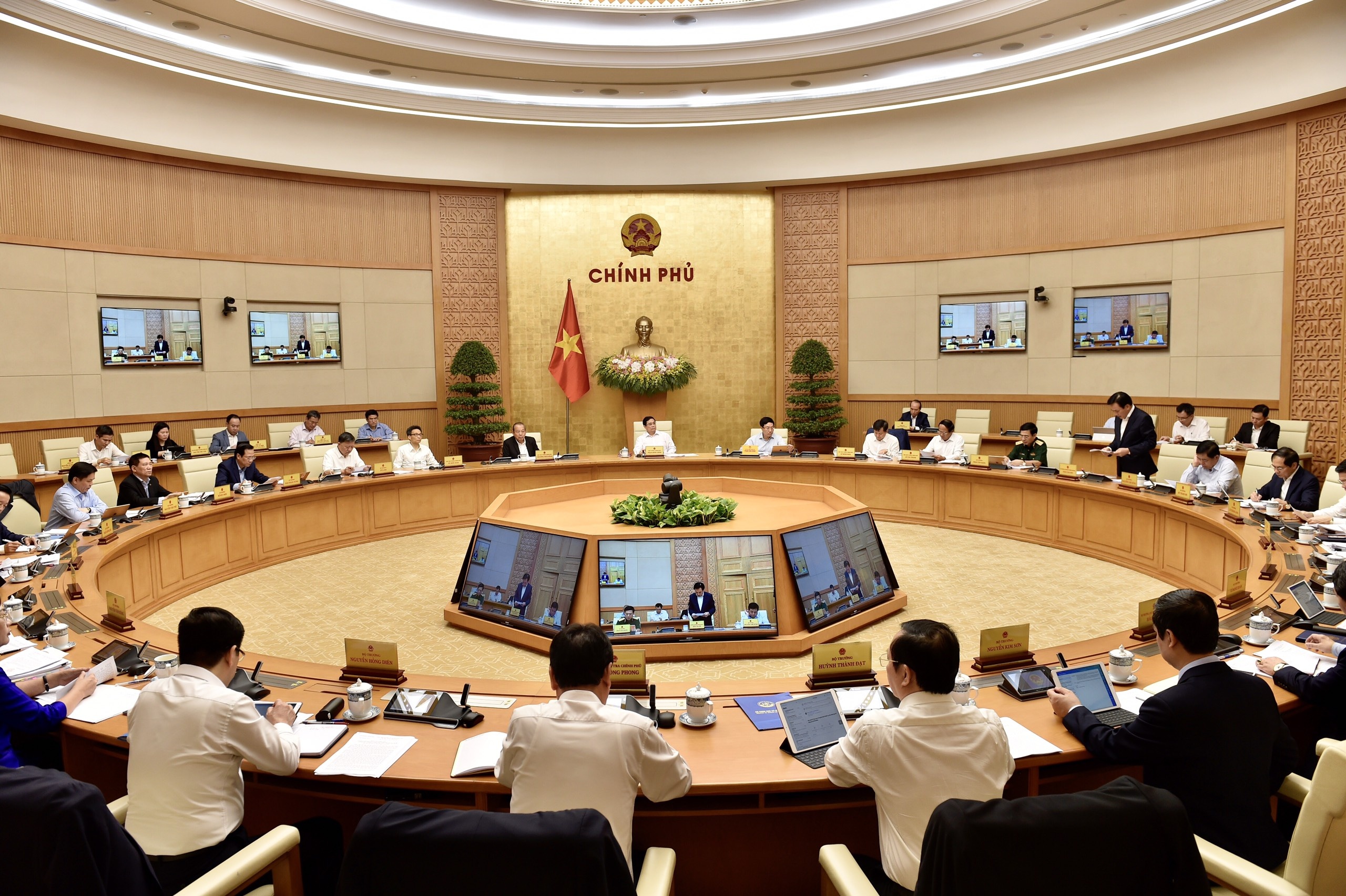 Thu tuong Pham Minh Chinh chu tri phien hop Chinh phu dau tien anh 1