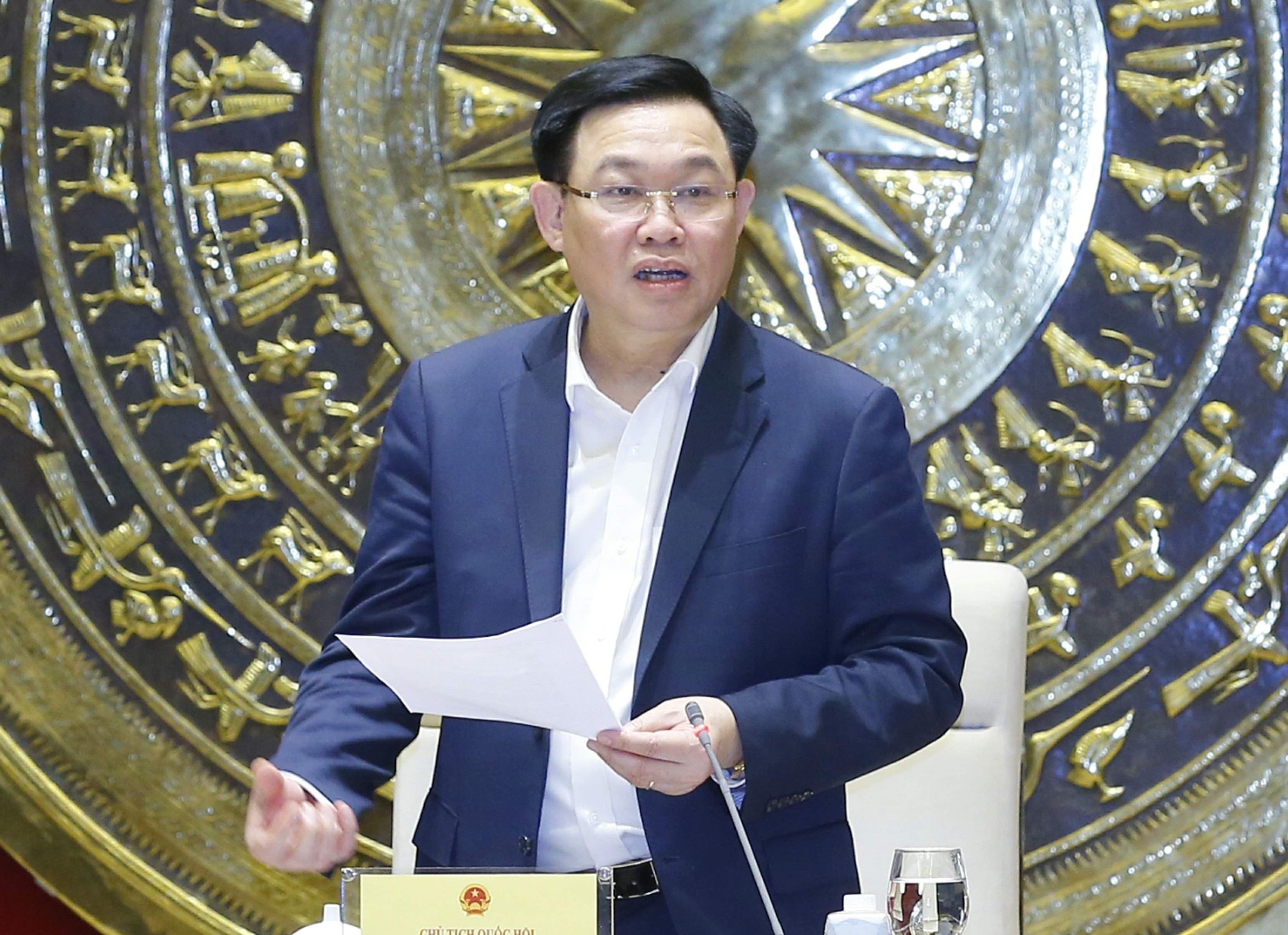 De xuat keo dai tuoi huu voi cac truong hop dac biet ung cu DBQH hinh anh