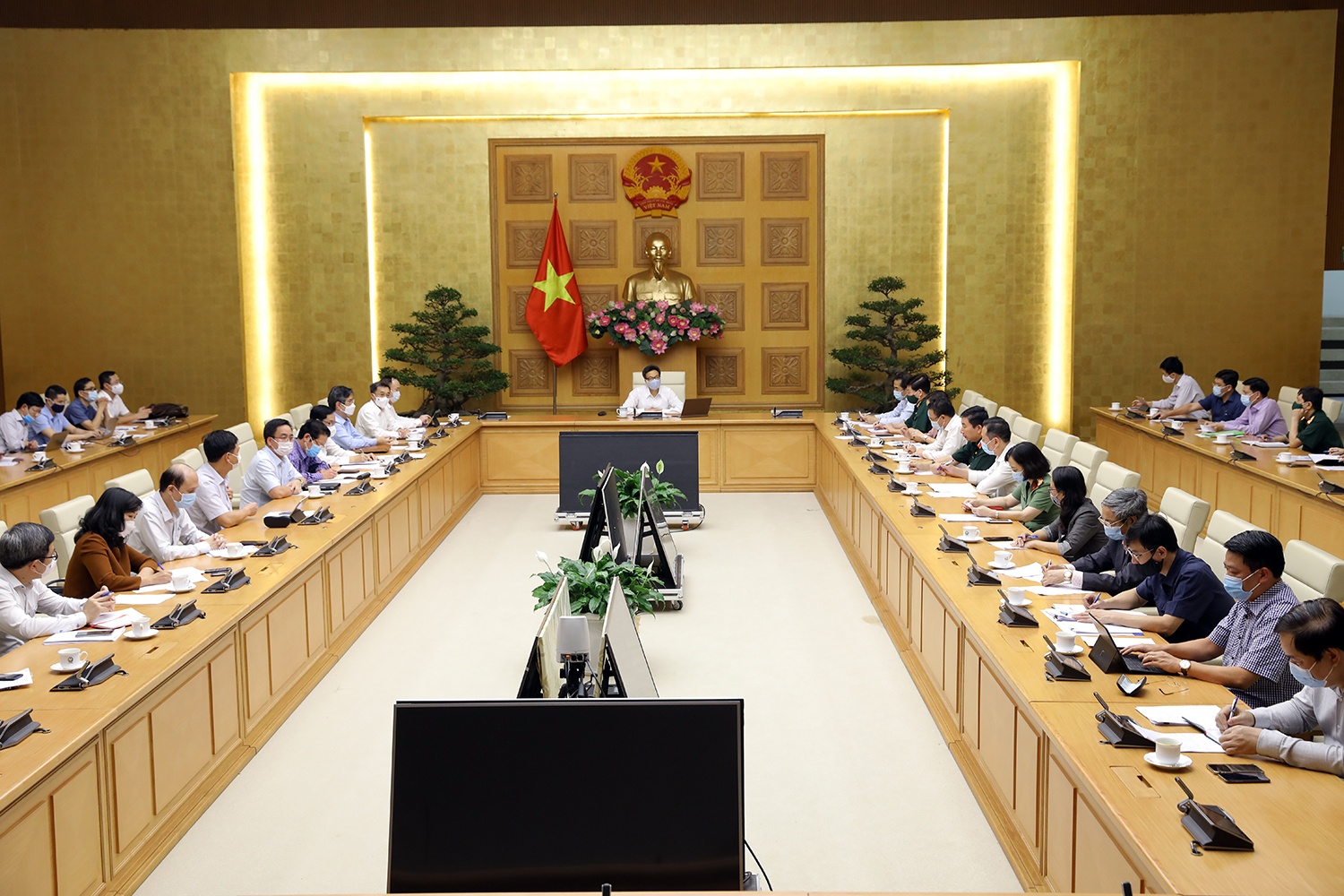 xu phat nguoi khong deo khau trang noi cong cong anh 2