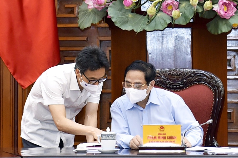 Thu tuong lam viec voi Bo Y te ve giai phap chong dich anh 2