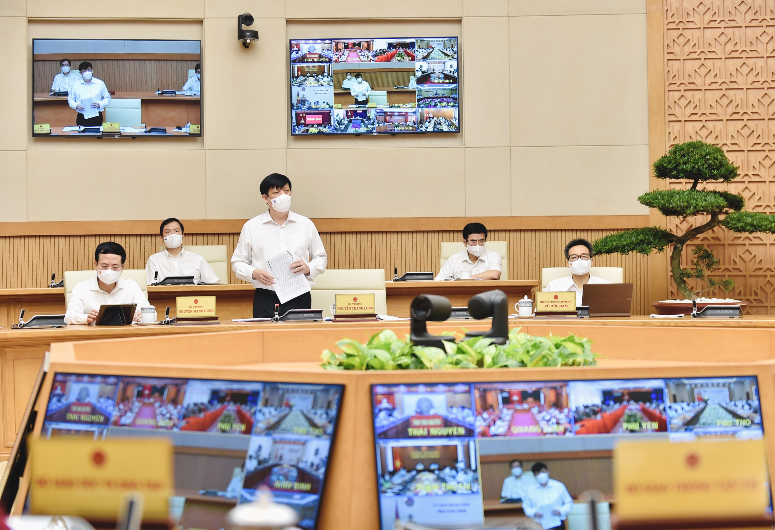 Hop toan quoc ban giai phap chong dich anh 2