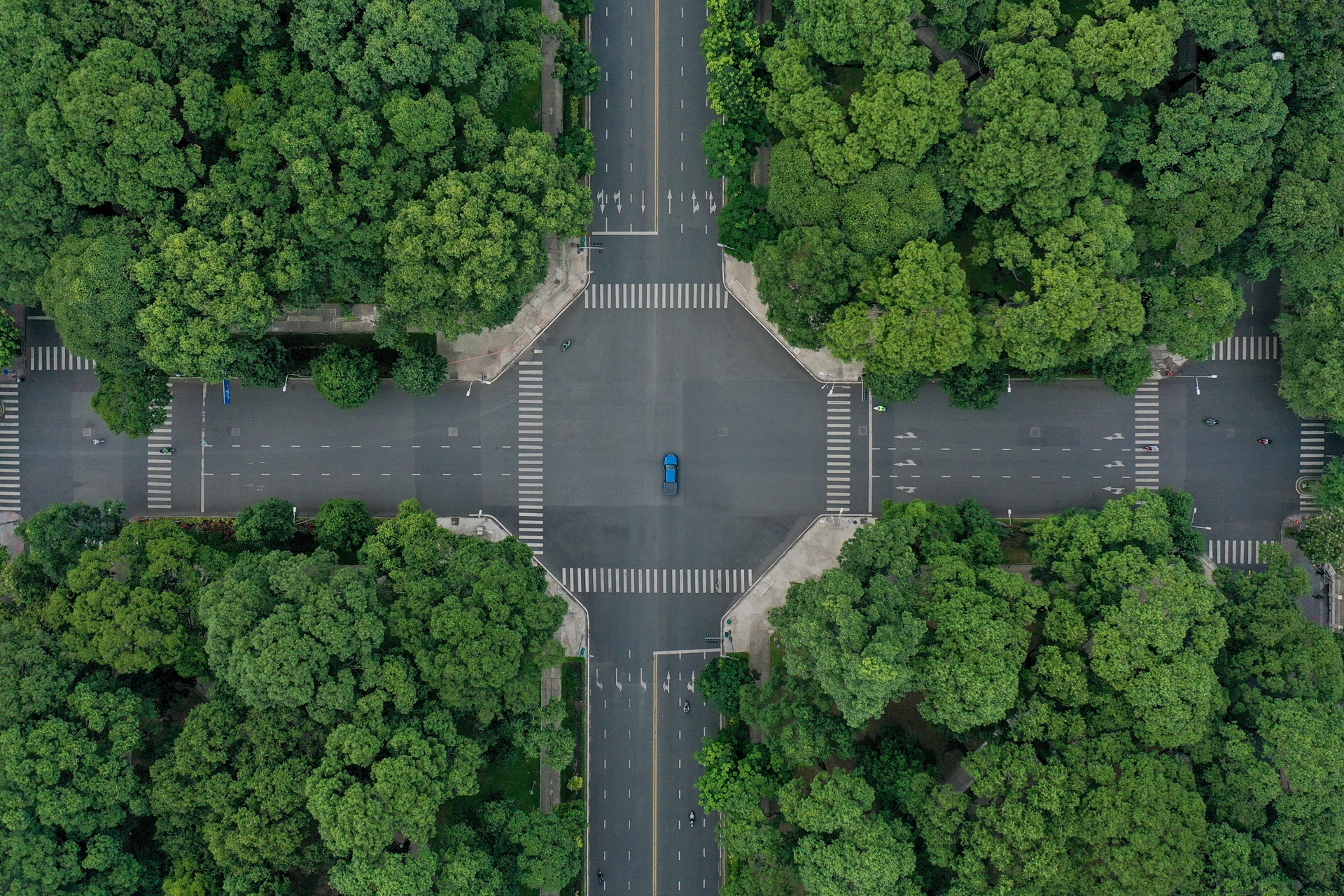 Neu nguoi dan khong tuan thu gian cach, TP.HCM se vo tran hinh anh