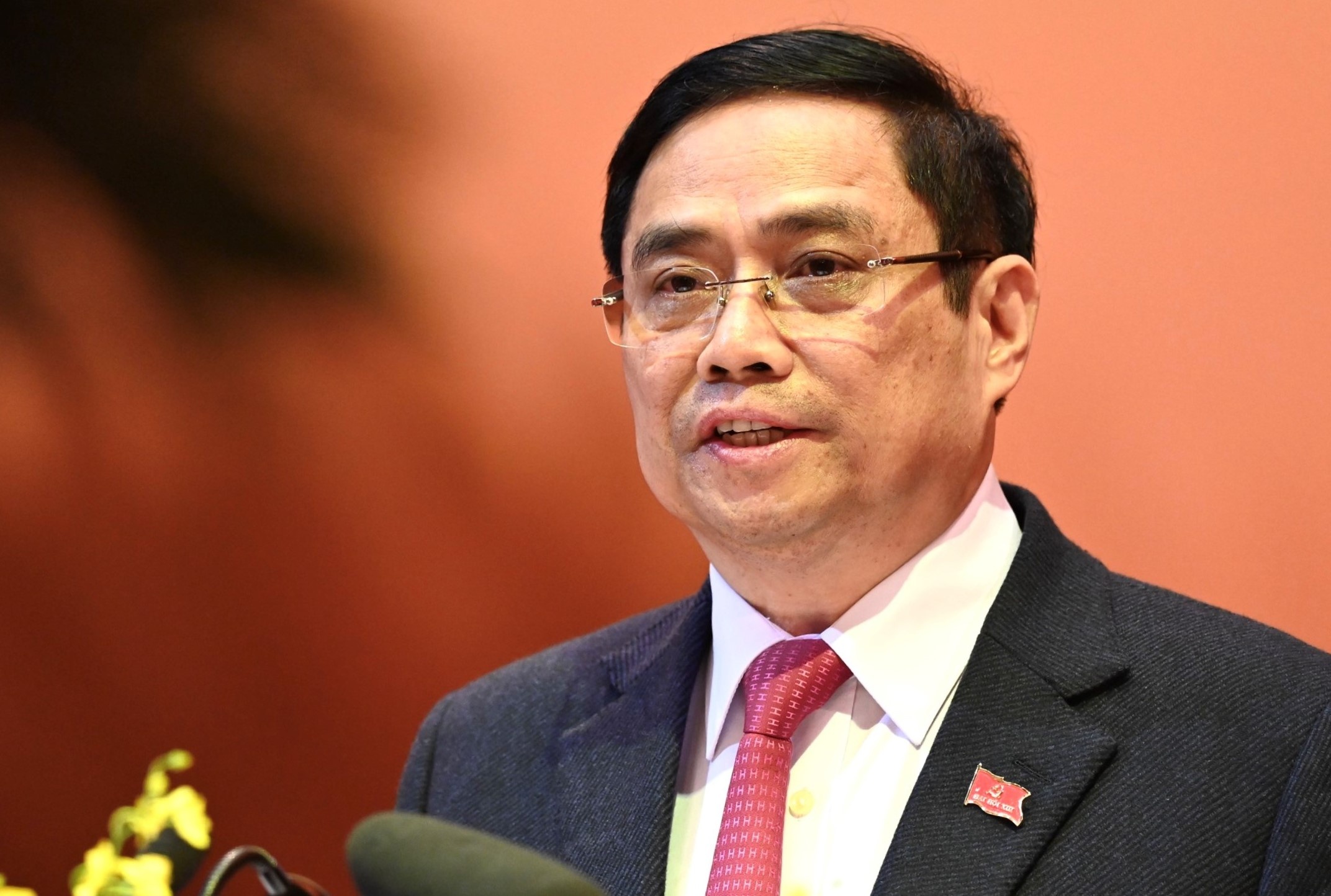 Thu tuong gui thu dong vien 'chien si ao trang' tuyen dau chong dich hinh anh