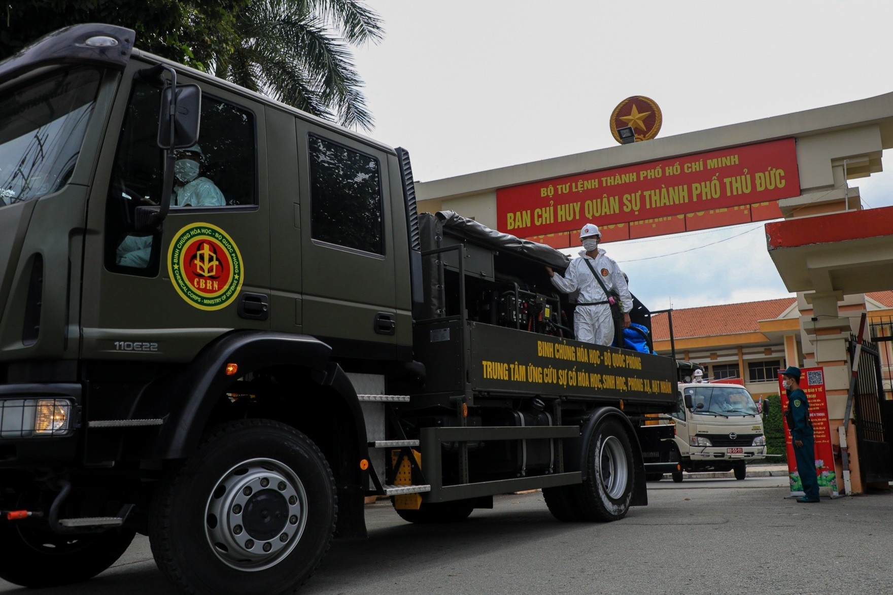 Cho phep Chinh phu chu dong xu ly viec phat sinh trong chong dich hinh anh