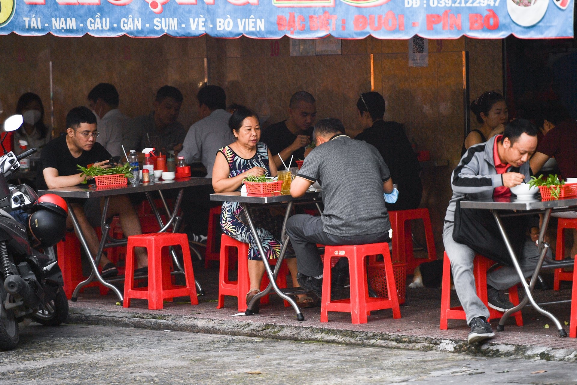 Khi nao co the coi Covid-19 la benh thong thuong? anh 1