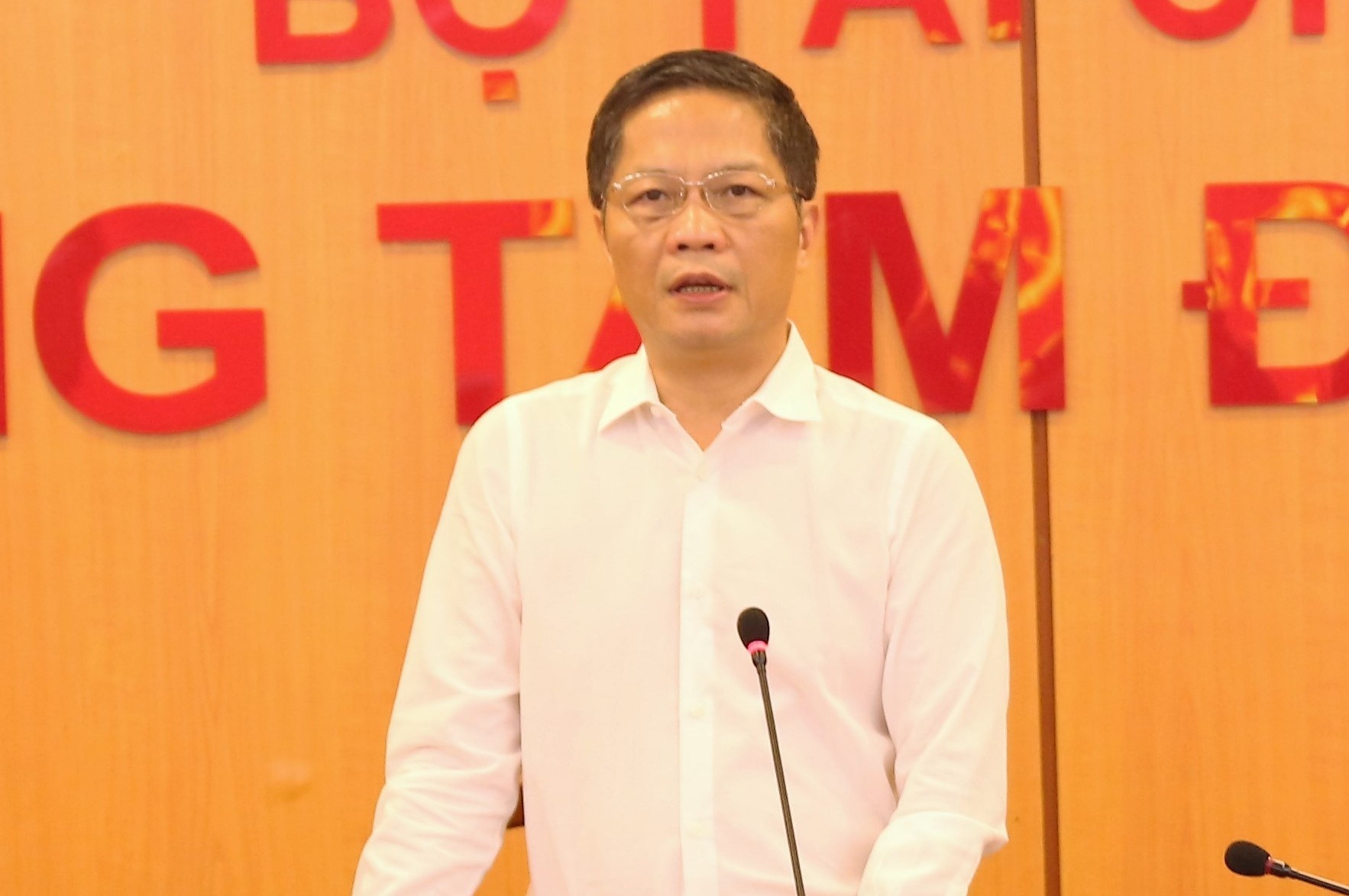 ‘Chinh sach dat dai boc lo bat cap, can tro su phat trien dat nuoc' hinh anh