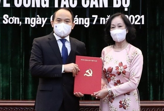 Bo Chinh tri chi dinh tan Bi thu Tinh uy Lang Son hinh anh