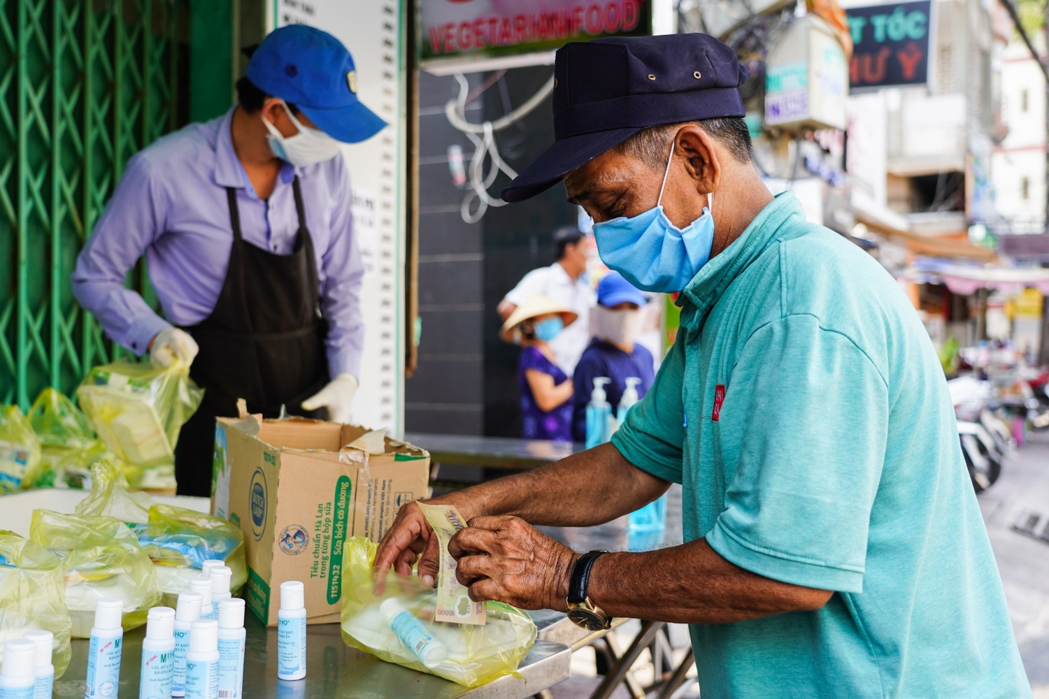 Dai bieu Quoc hoi kien nghi giam sat goi ho tro 62.000 ty va 26.000 ty hinh anh