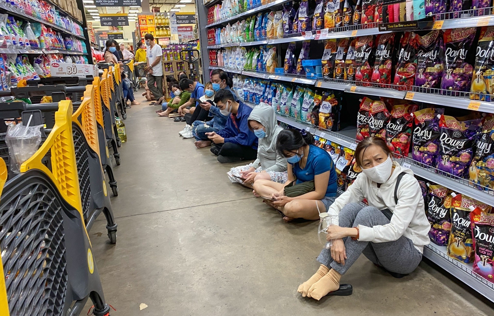 Pho thu tuong: ‘Gian cach TP.HCM, cung ung hang hoa rat quan trong' hinh anh