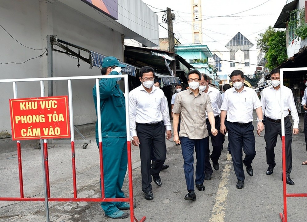 Pho thu tuong luu y TP.HCM 4 van de khi gian cach theo Chi thi 16 hinh anh