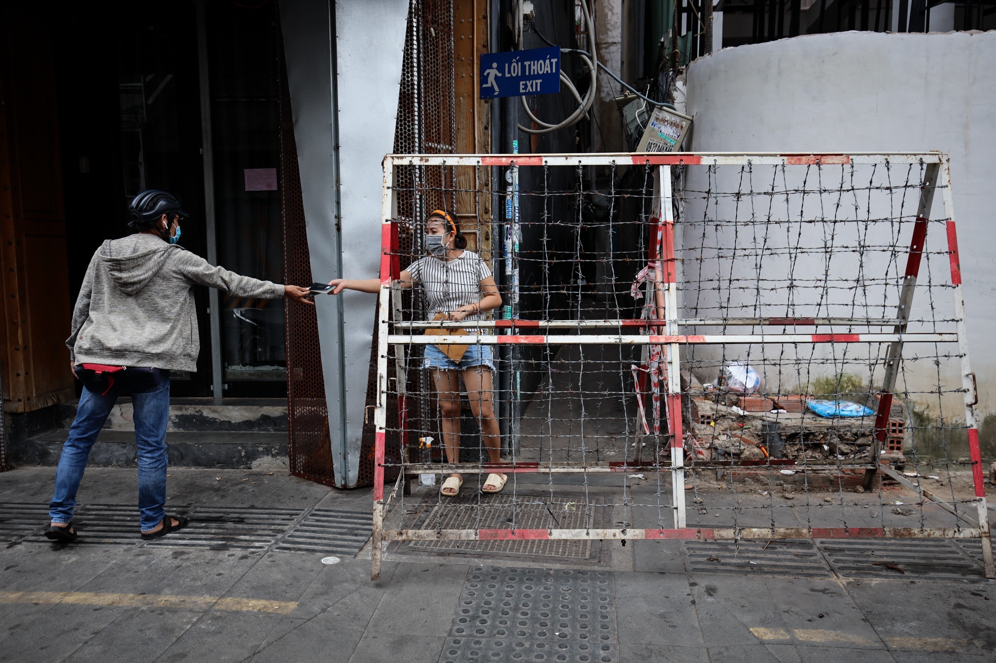 ba uu tien khi gian cach xa hoi o 19 tinh,  thanh anh 2