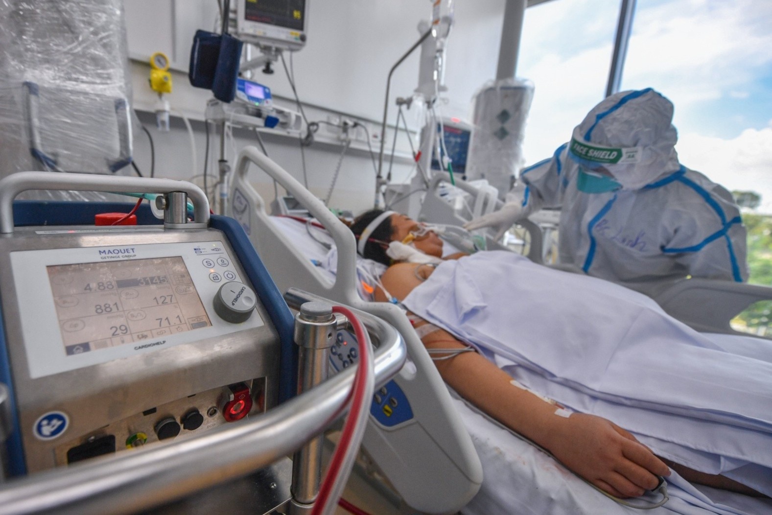 Quy trinh '4 tang - 1 trung tam' de ung pho khi dich thay doi ve chat hinh anh