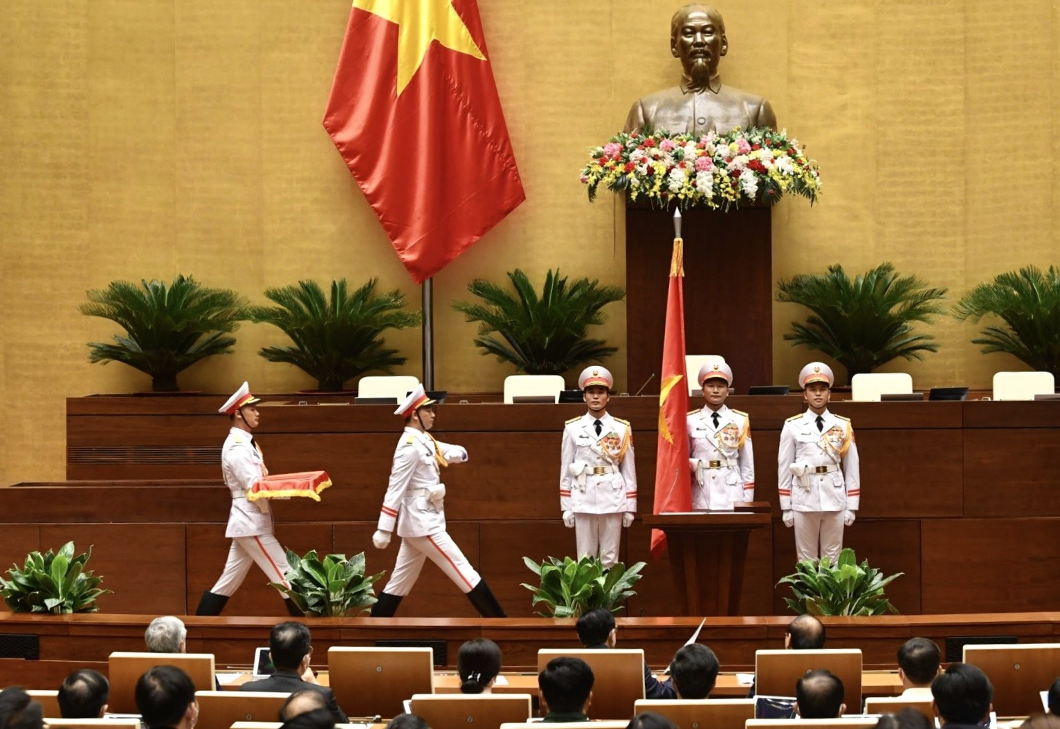 Chu tich nuoc Nguyen Xuan Phuc tuyen the anh 3