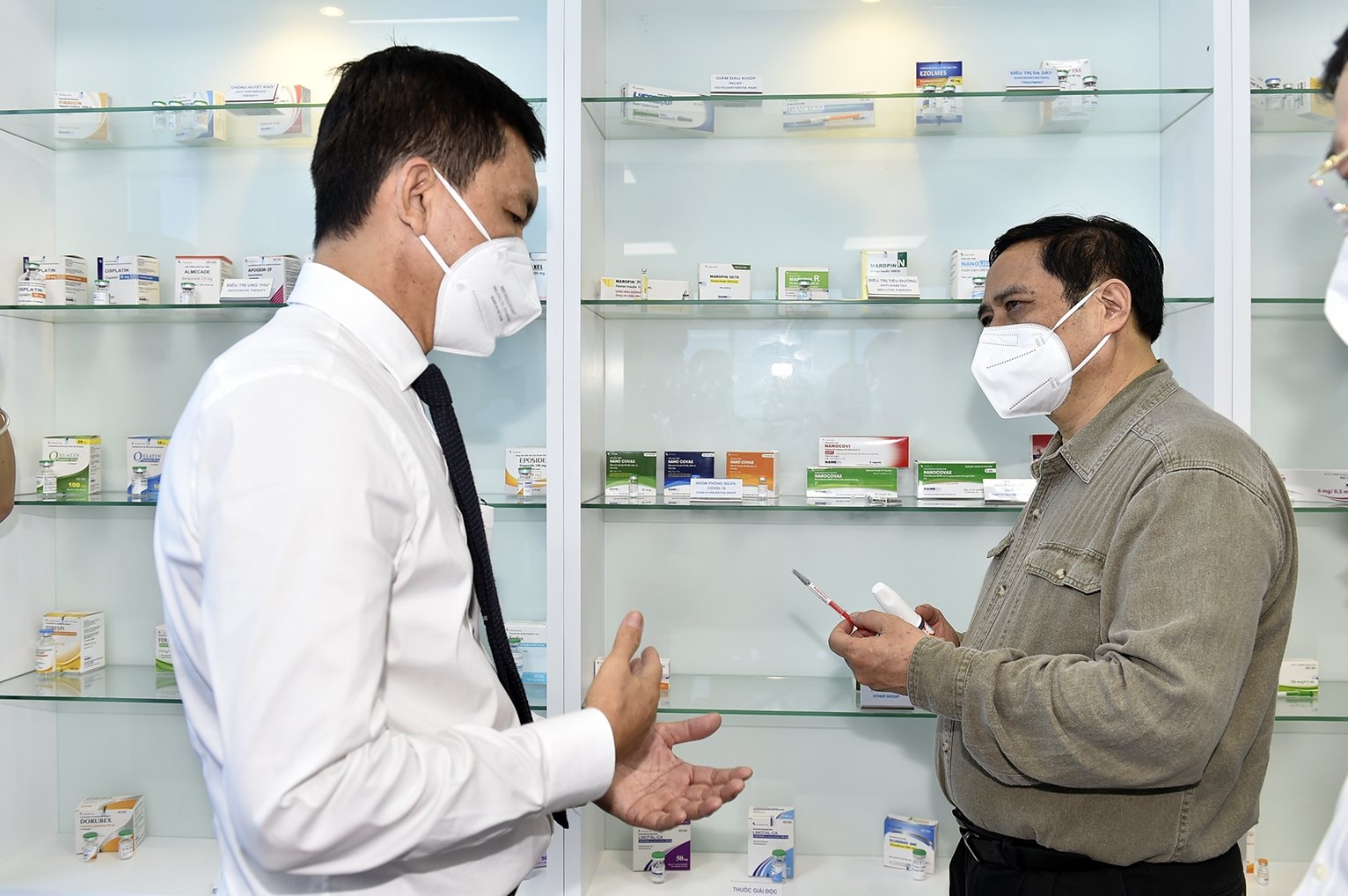 Thu tuong: Giam bot quy trinh cap phep va su dung vaccine Nano Covax hinh anh