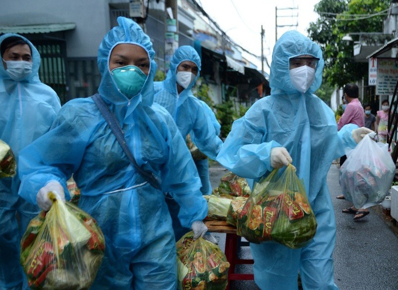 Can cuu tro khan cap de nguoi lao dong yen tam o lai TP.HCM hinh anh