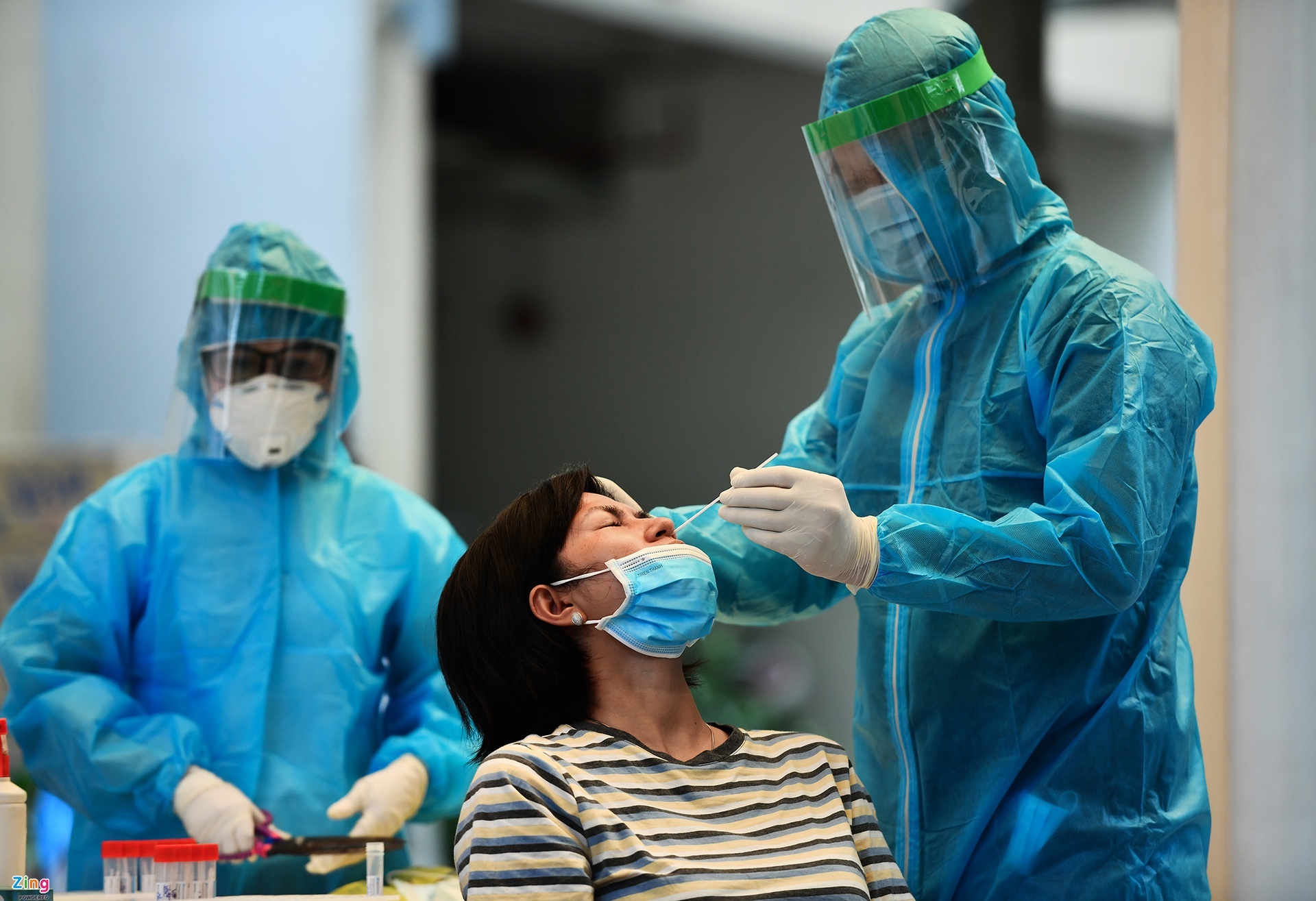 nguoi dan TP.HCM,  Binh Duong khong ra khoi nha anh 2