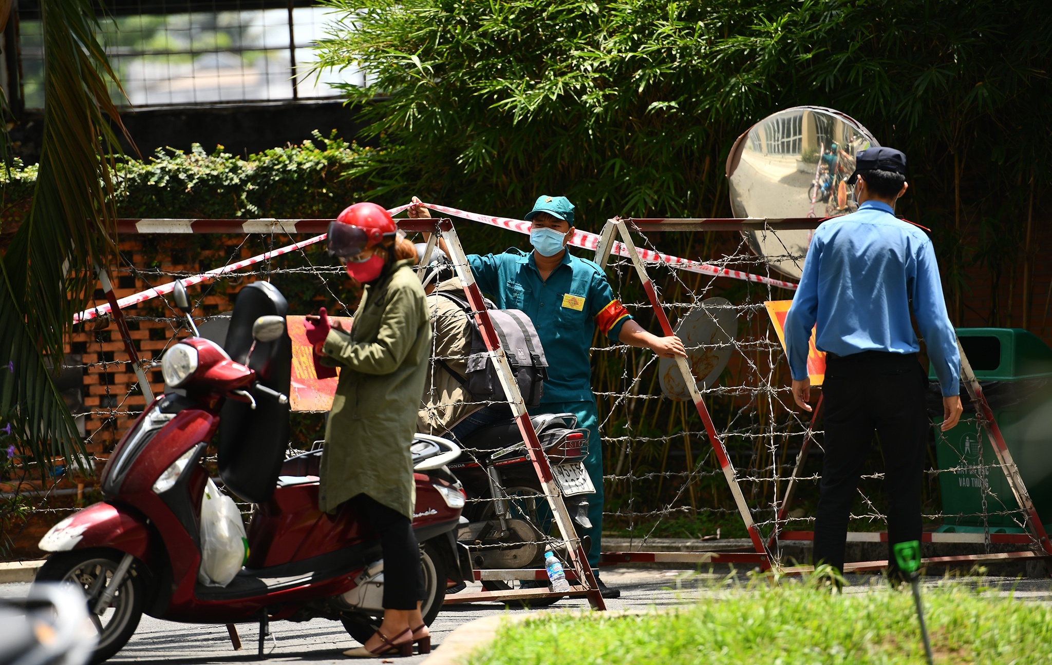 Dich dien bien phuc tap, Thu tuong hop voi Kien Giang va Tien Giang hinh anh