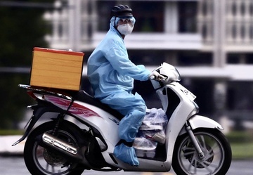 Yeu cau nguoi dan TP.HCM va 3 tinh lan can khong ra khoi nha hinh anh