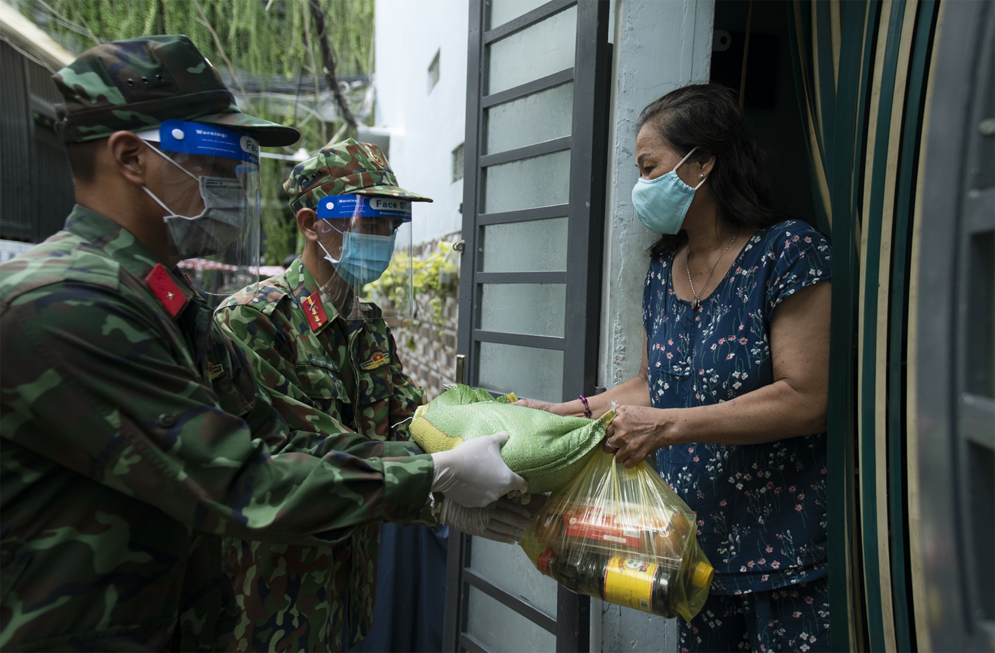 Thu tuong: Khong de nguoi dan o noi gian cach thieu an, thieu mac hinh anh
