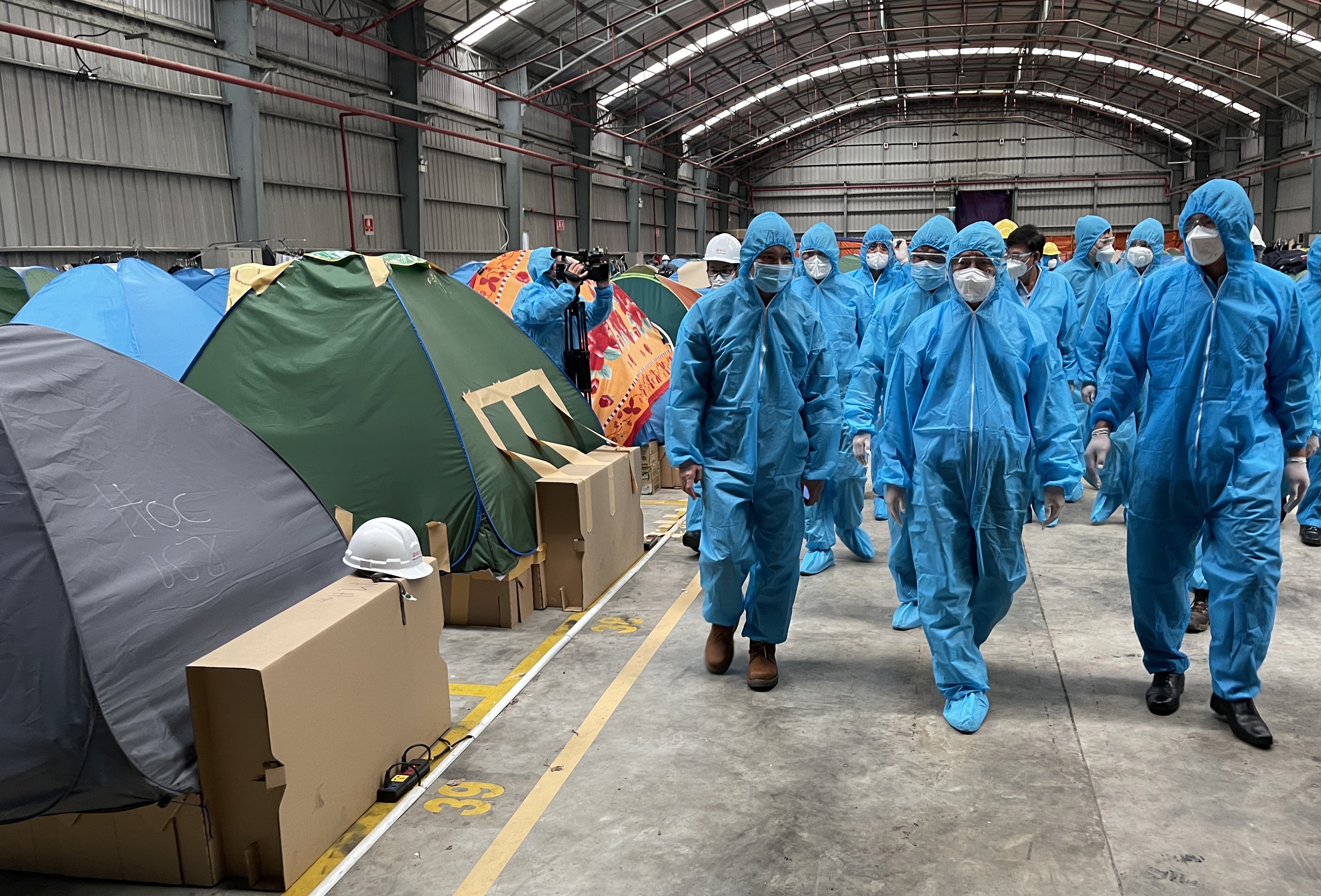 Dich cang keo dai,  nguoi dan cang kho anh 1