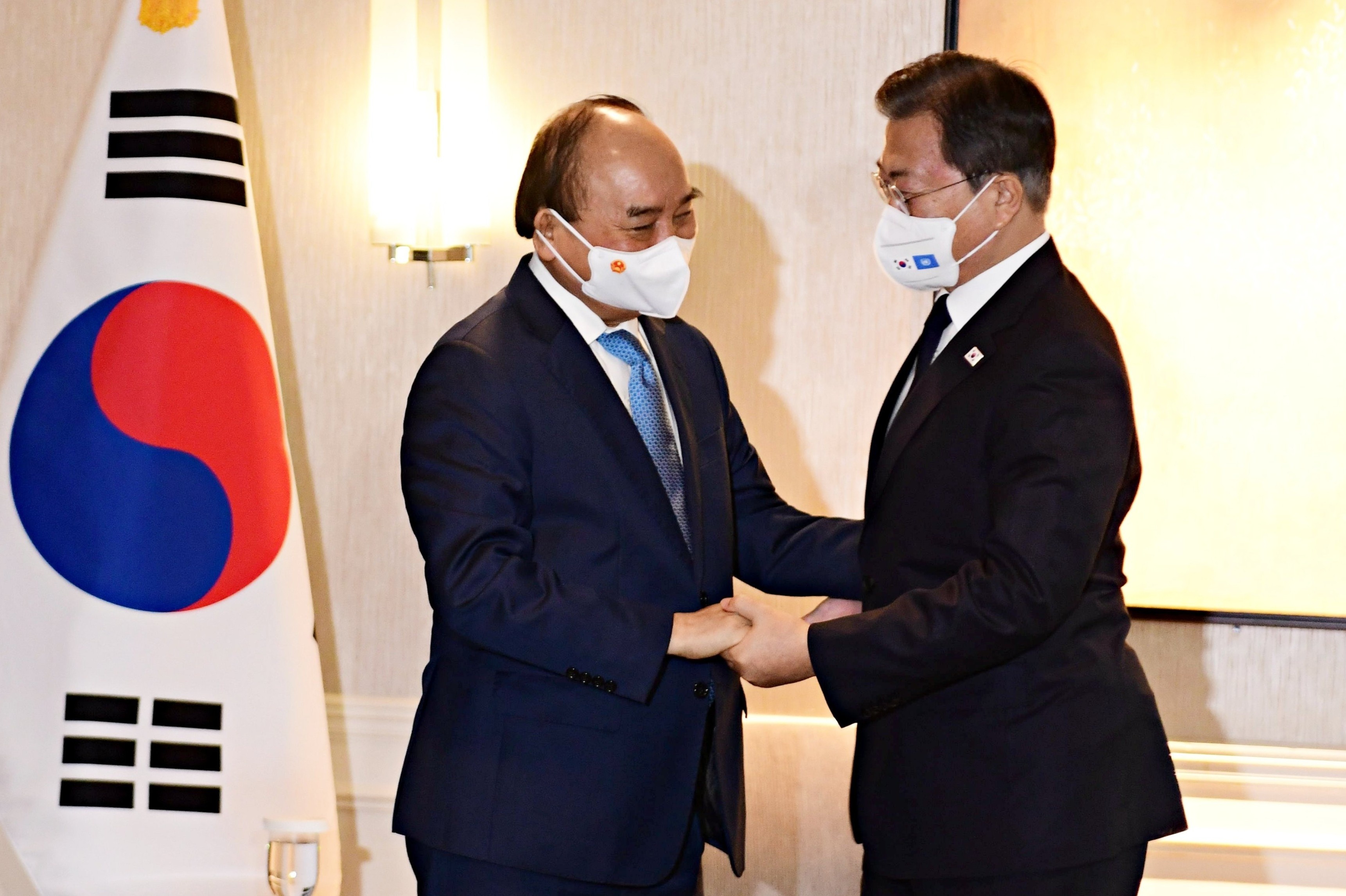 Han Quoc se ho tro Viet Nam hon 1 trieu lieu vaccine hinh anh