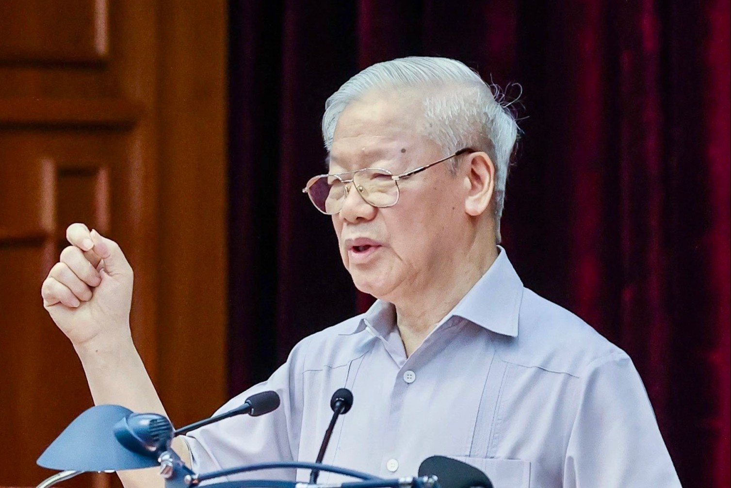 Tong bi thu: ‘Chong tham nhung lam chun buoc nguoi trot nhung cham’ hinh anh