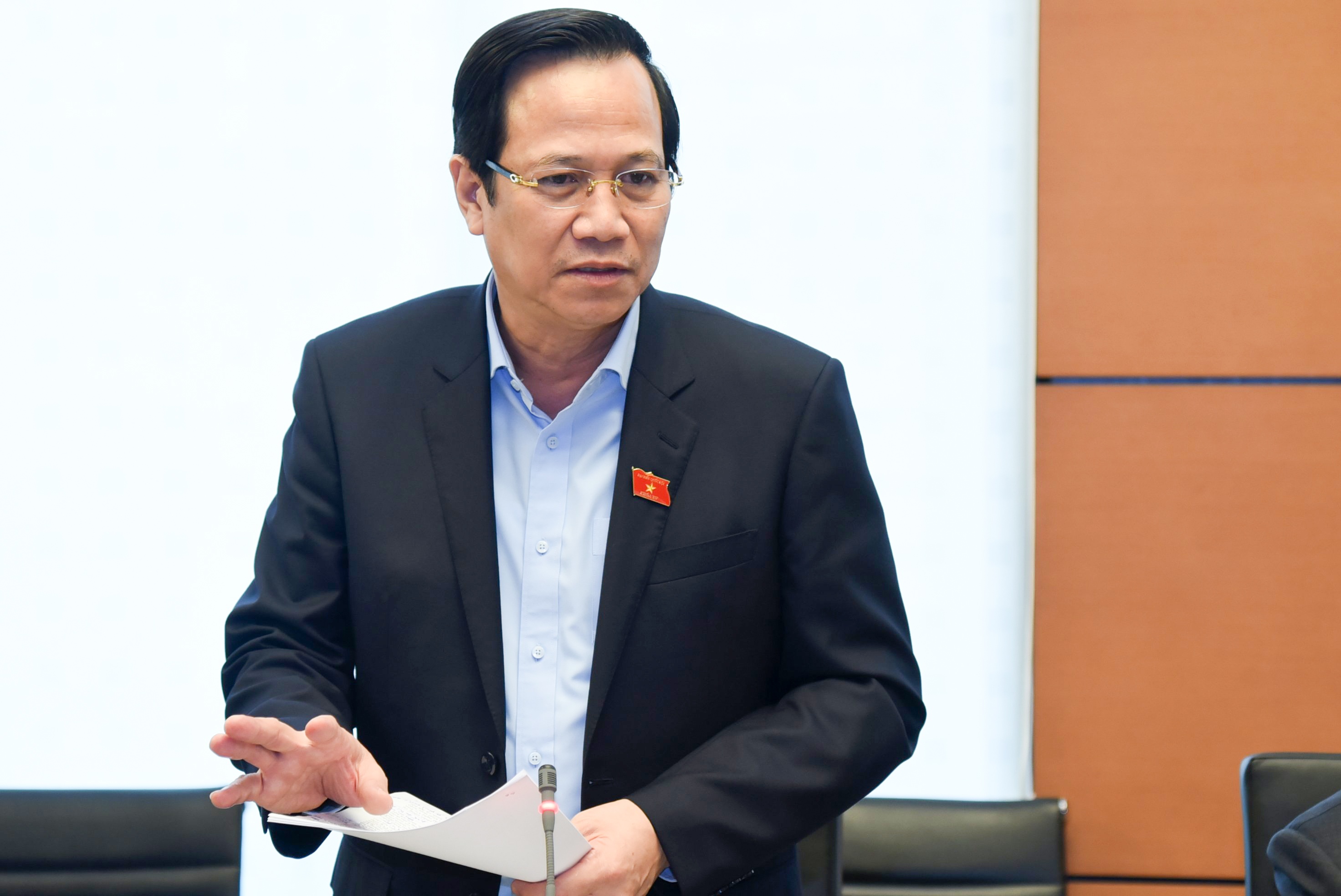 thao luan tinh hinh kinh te xa hoi anh 2