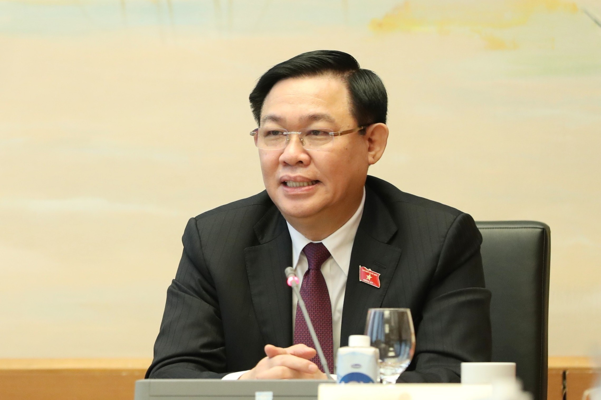 Thu tuong noi ve 3 tru cot an sinh anh 2