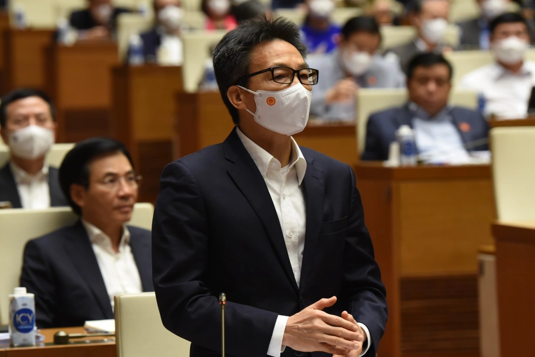 Muon nguoi lao dong tro lai, can mo cua truong hoc hinh anh