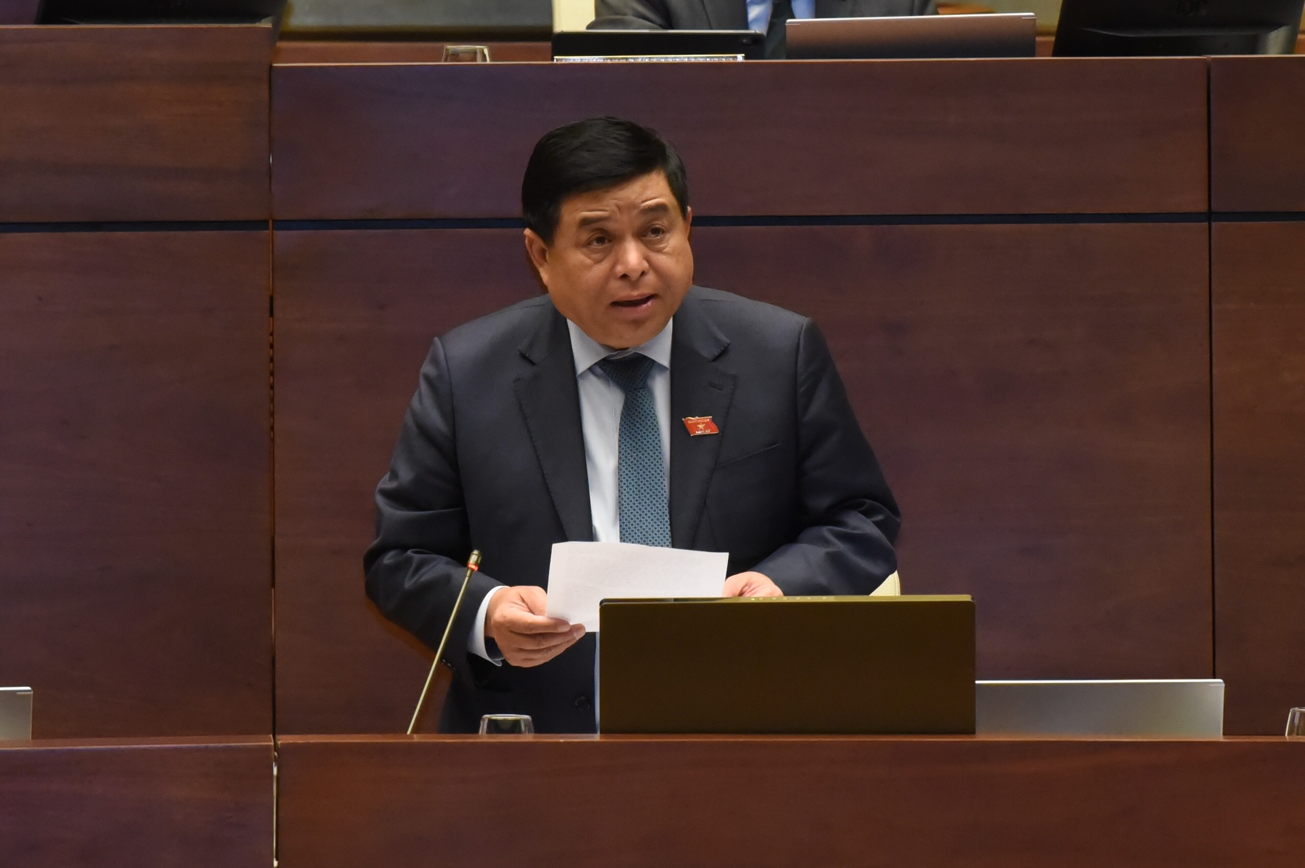 tranh luan viec cham giai ngan von dau tu cong anh 1