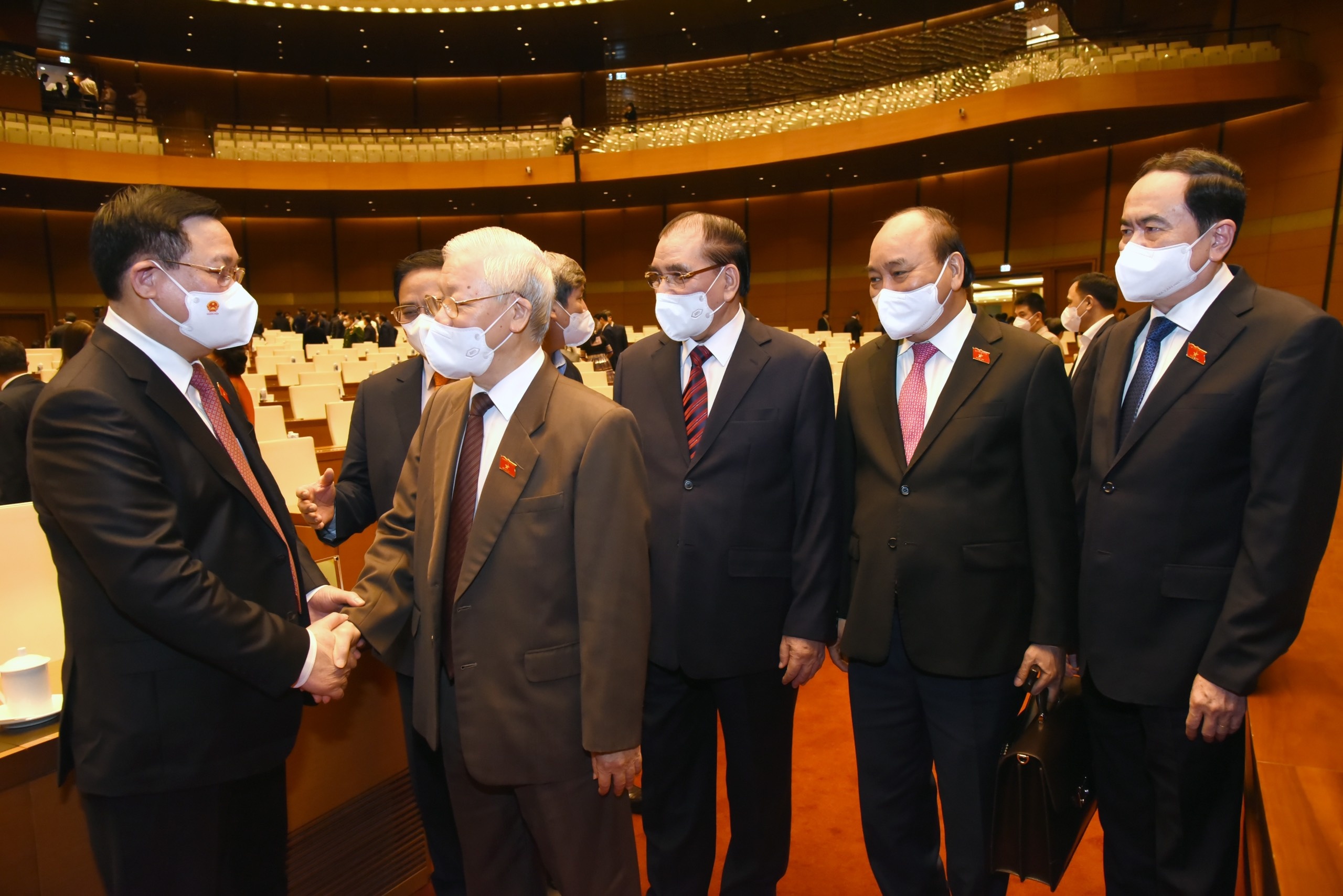 be mac ky hop thu 2 Quoc hoi khoa XV anh 2