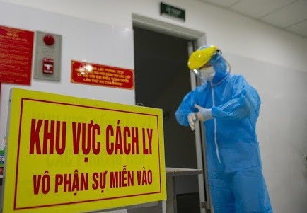 TP.HCM de xuat rut ngan thoi gian cach ly dieu tri F0 da tiem vaccine hinh anh