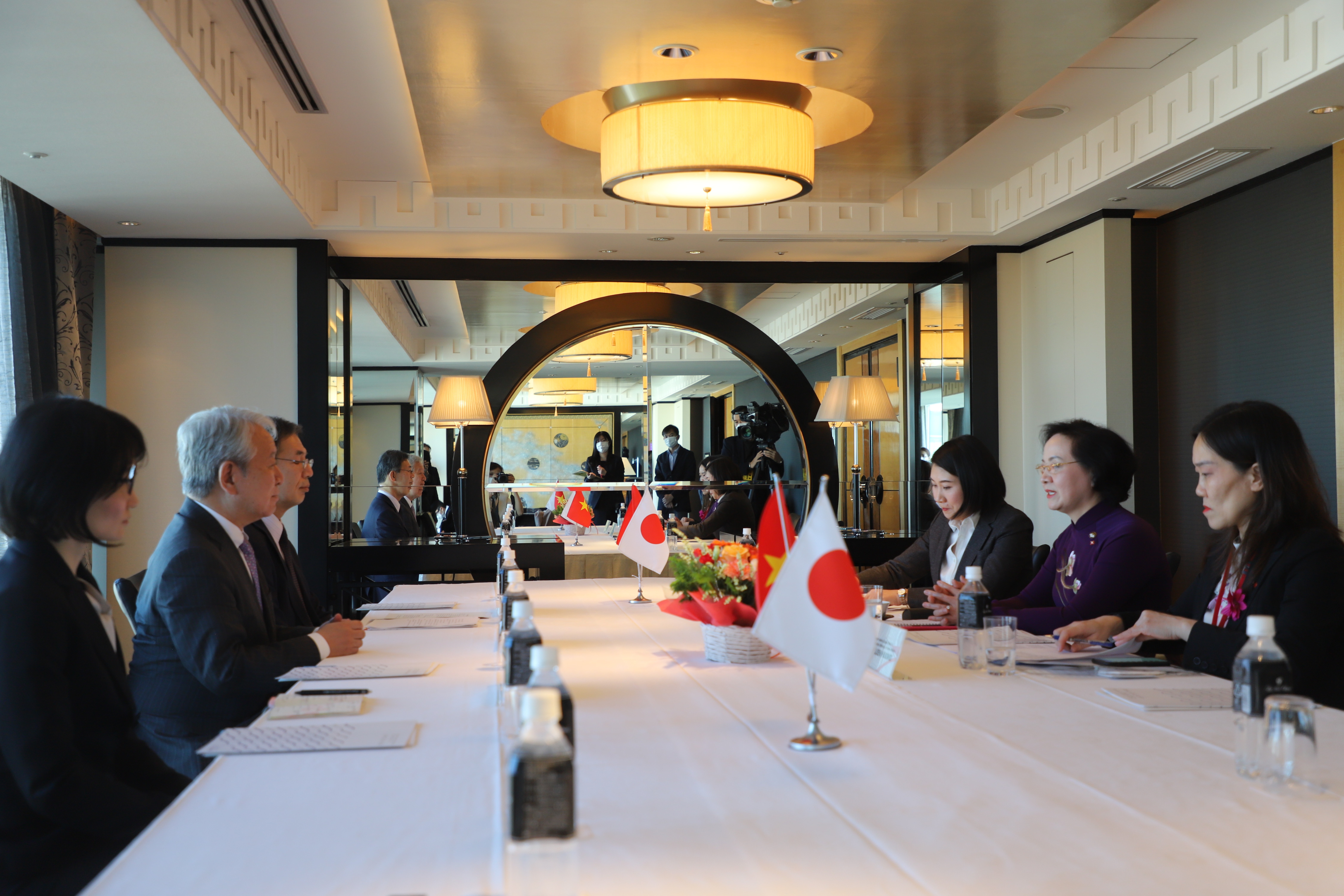 Viet Nam - Nhat Ban hop tac dao tao can bo chien luoc anh 2