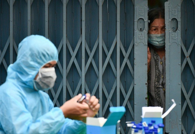 Chinh phu yeu cau phat ngay thuoc khang virus cho nguoi mac Covid-19 hinh anh