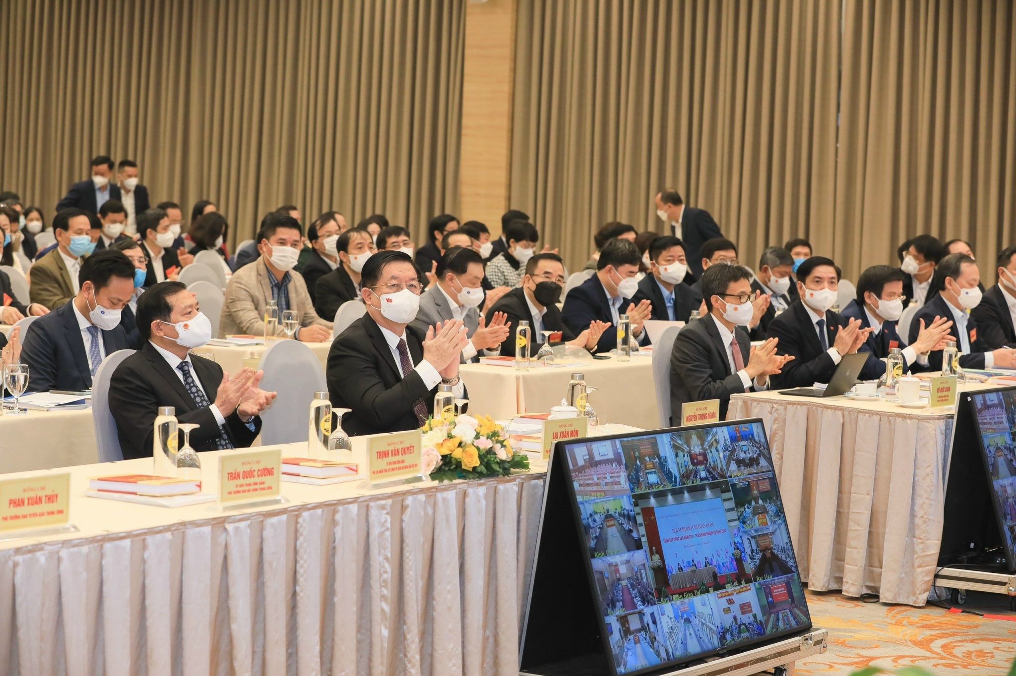 Yeu cau chu dong cung cap thong tin cho bao chi anh 2