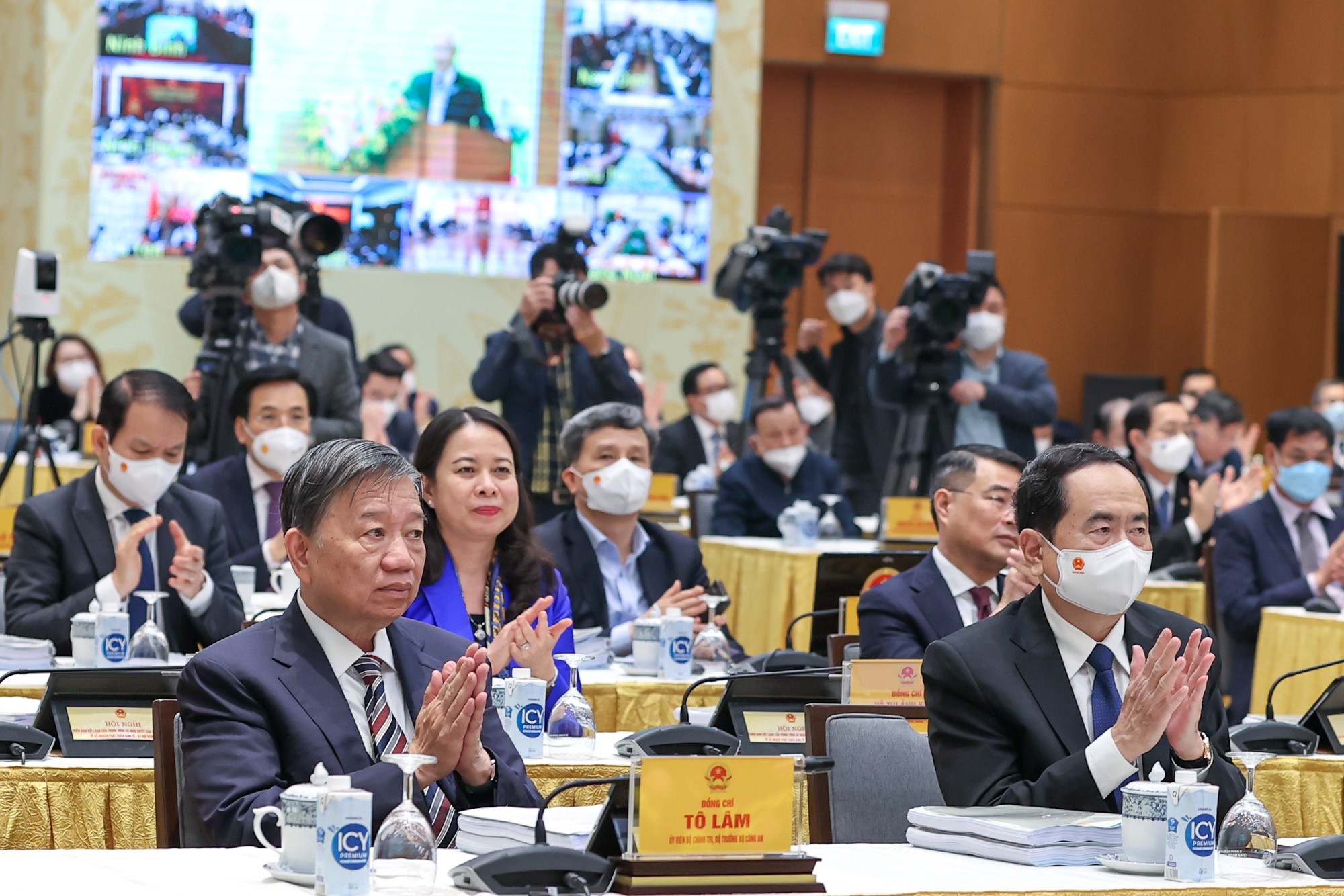 Bo truong Y te noi ve viec loi dung dich benh truc loi anh 2