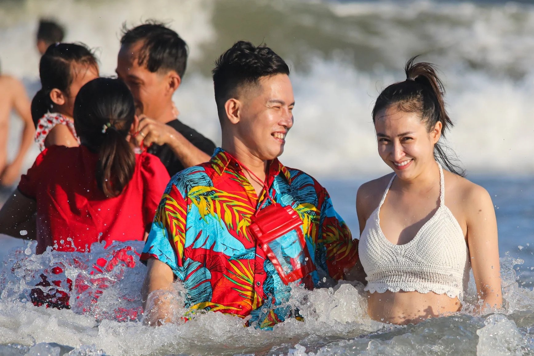 Mo cua du lich toan quoc truoc ngay 30/3 hinh anh