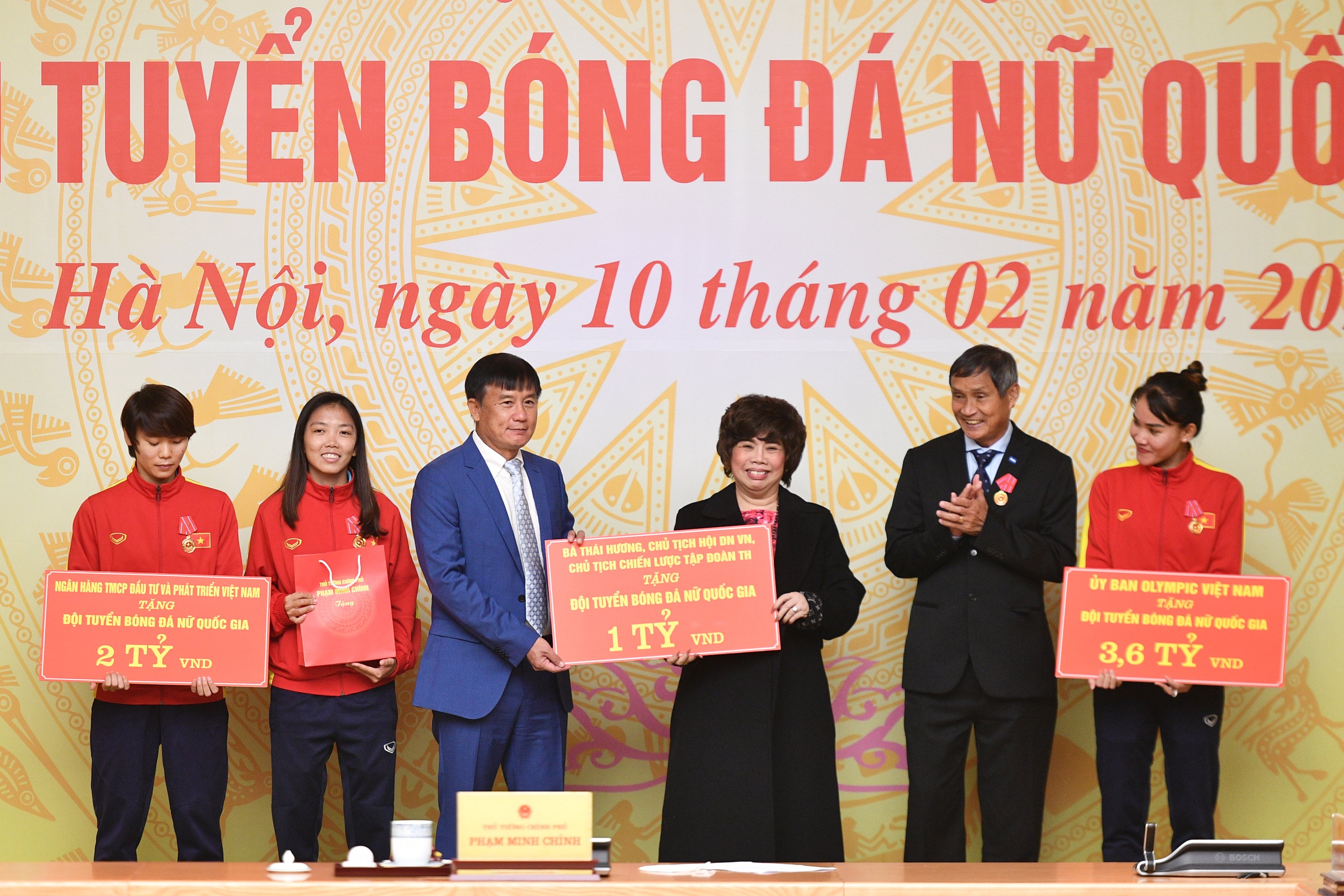 Tuyen nu Viet Nam nhan hon 10 ty tien thuong trong cuoc gap Thu tuong anh 11