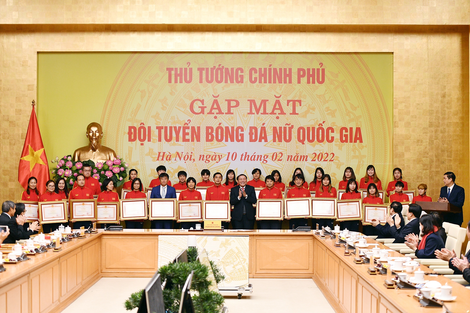 Thủ tướng kêu gọi hỗ trợ cho bóng đá nữ ảnh 3 Thu tuong keu goi ho tro cho bong da nu anh 3