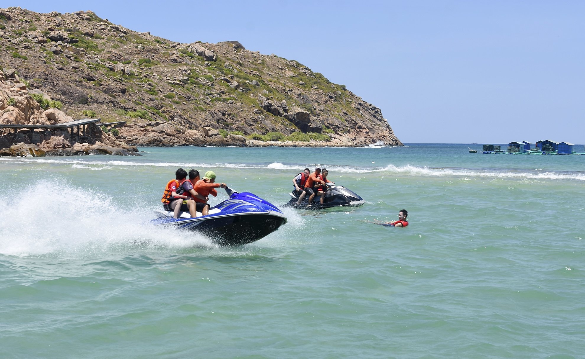 De xuat mo cua du lich quoc te va noi dia tu 15/3 anh 1