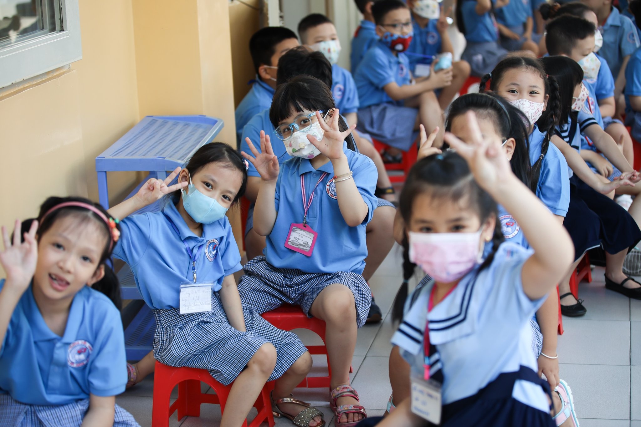 Thu truong Bo Giao duc: 'Khong the khong cho tre den truong' hinh anh