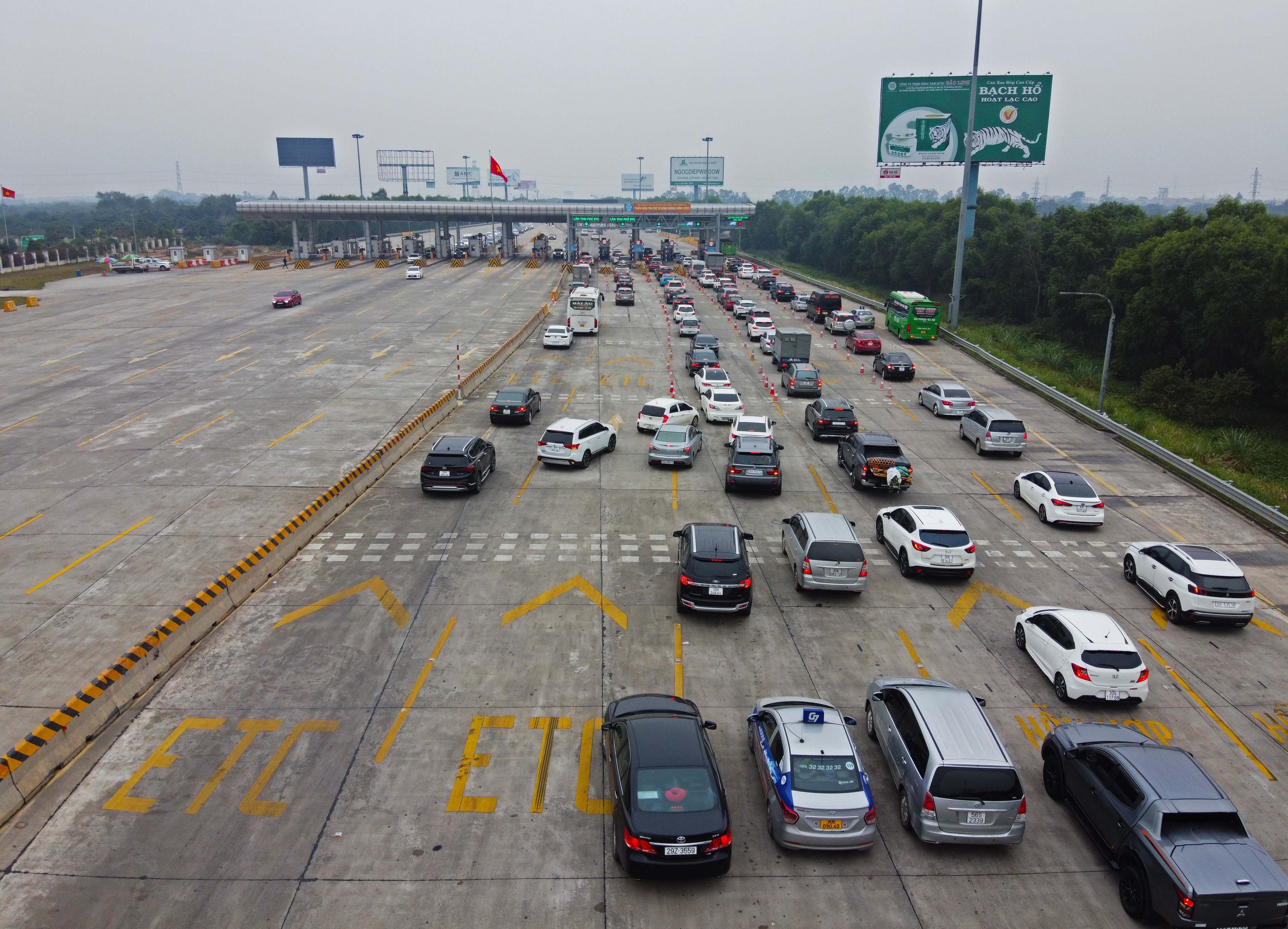 Xoa bo hinh thuc thu phi thu cong tu 1/6 anh 1