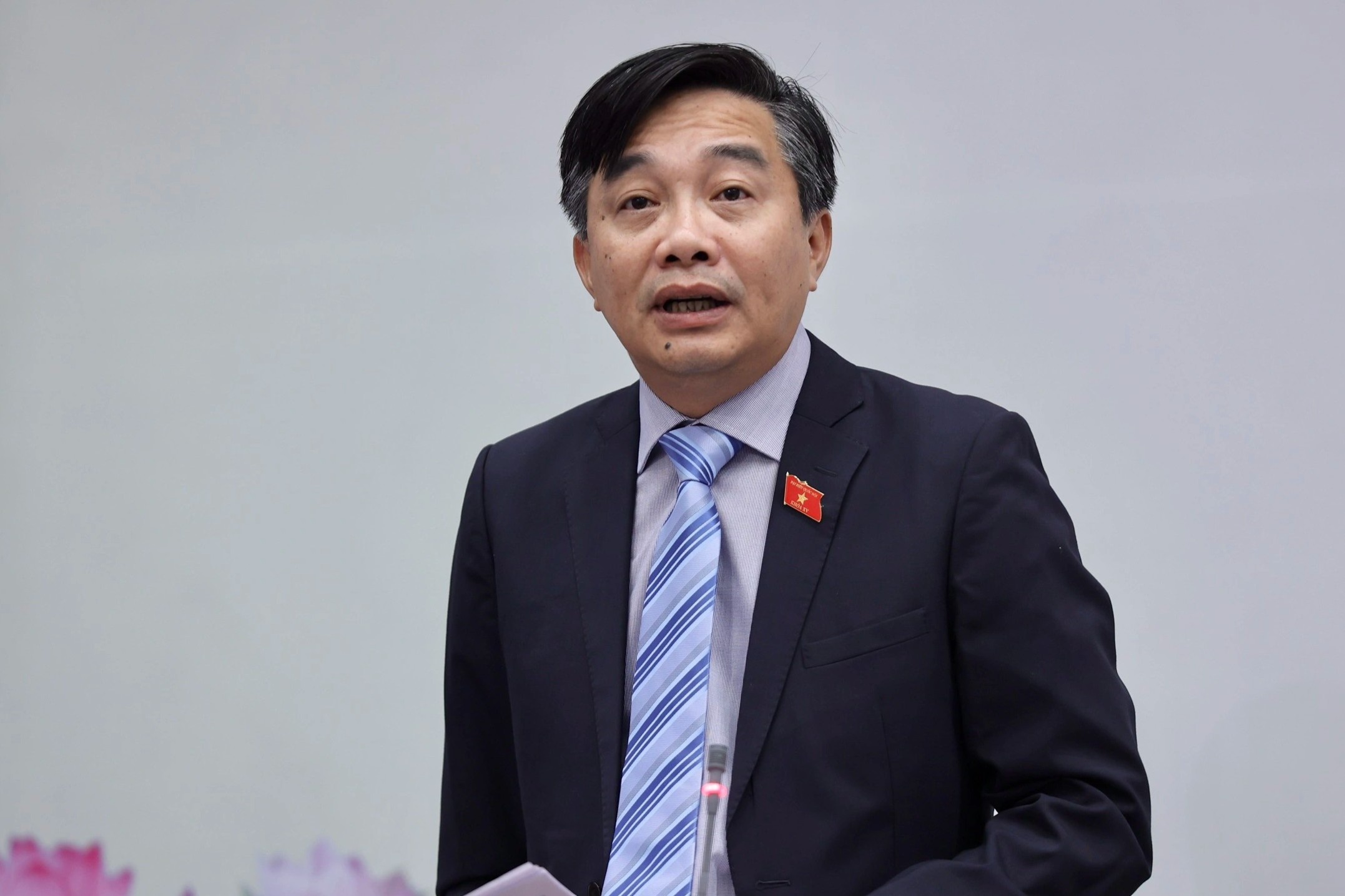 dieu chinh gia xang dau anh 1