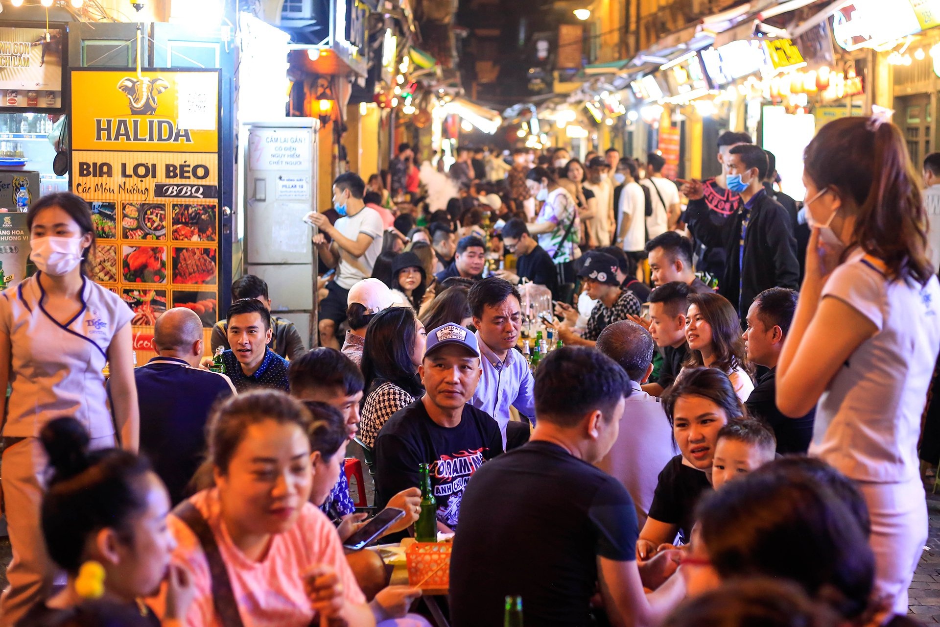 Ha Noi da buoc qua dinh dich anh 1