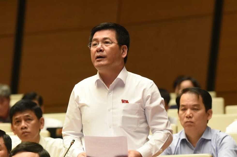 Bo truong Cong Thuong noi gi khi gia xang tiep tuc 'lap ky luc'? anh 1