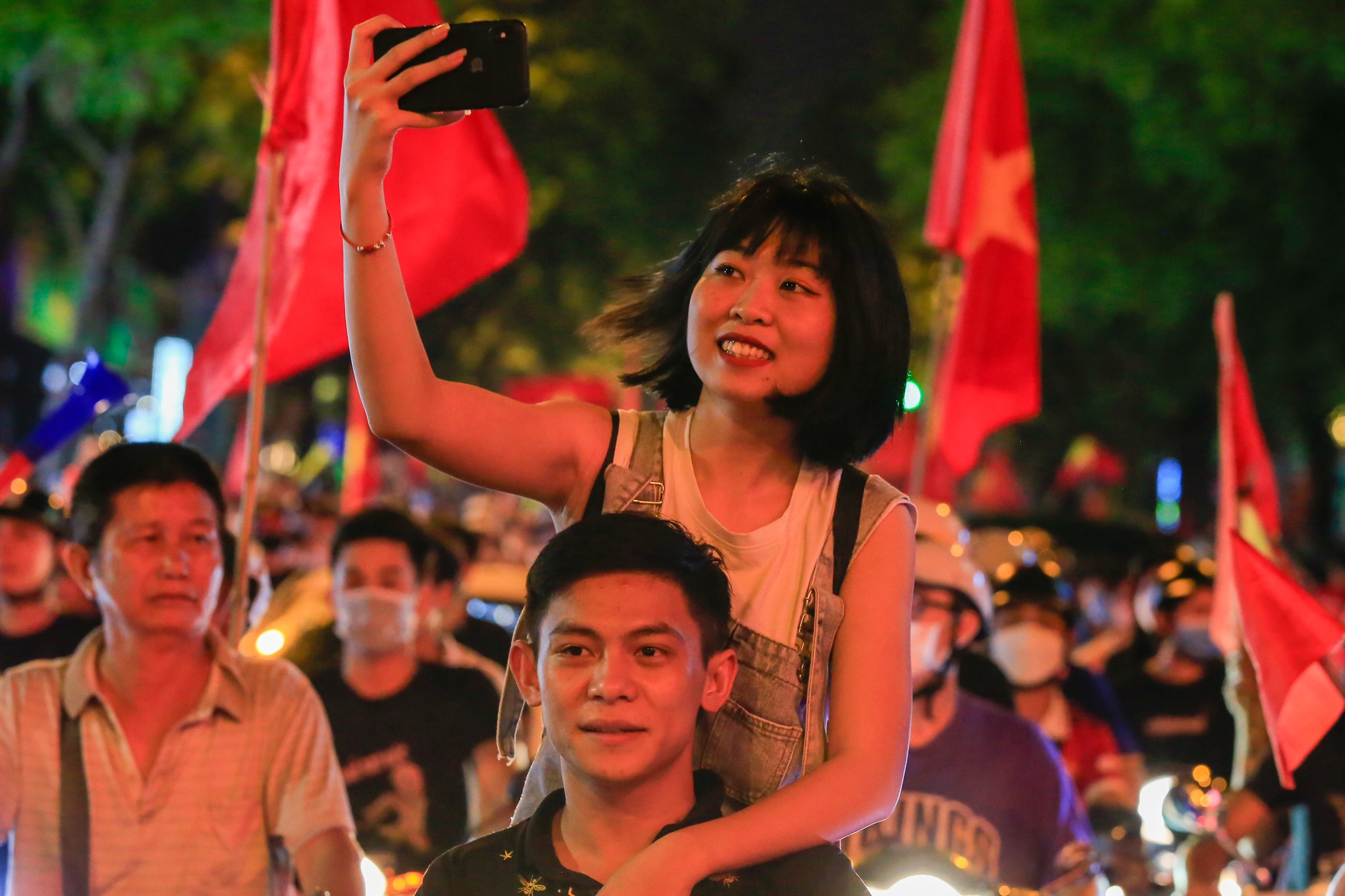 Covid-19 thoai trao, da den luc tro lai cuoc song ‘binh thuong cu’ hinh anh