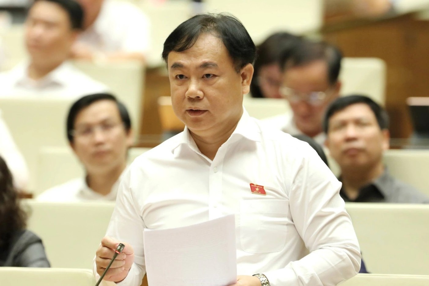 DBQH lo bac si vao phong mo bi phan tam boi ‘goi thau A, hop dong B’ hinh anh